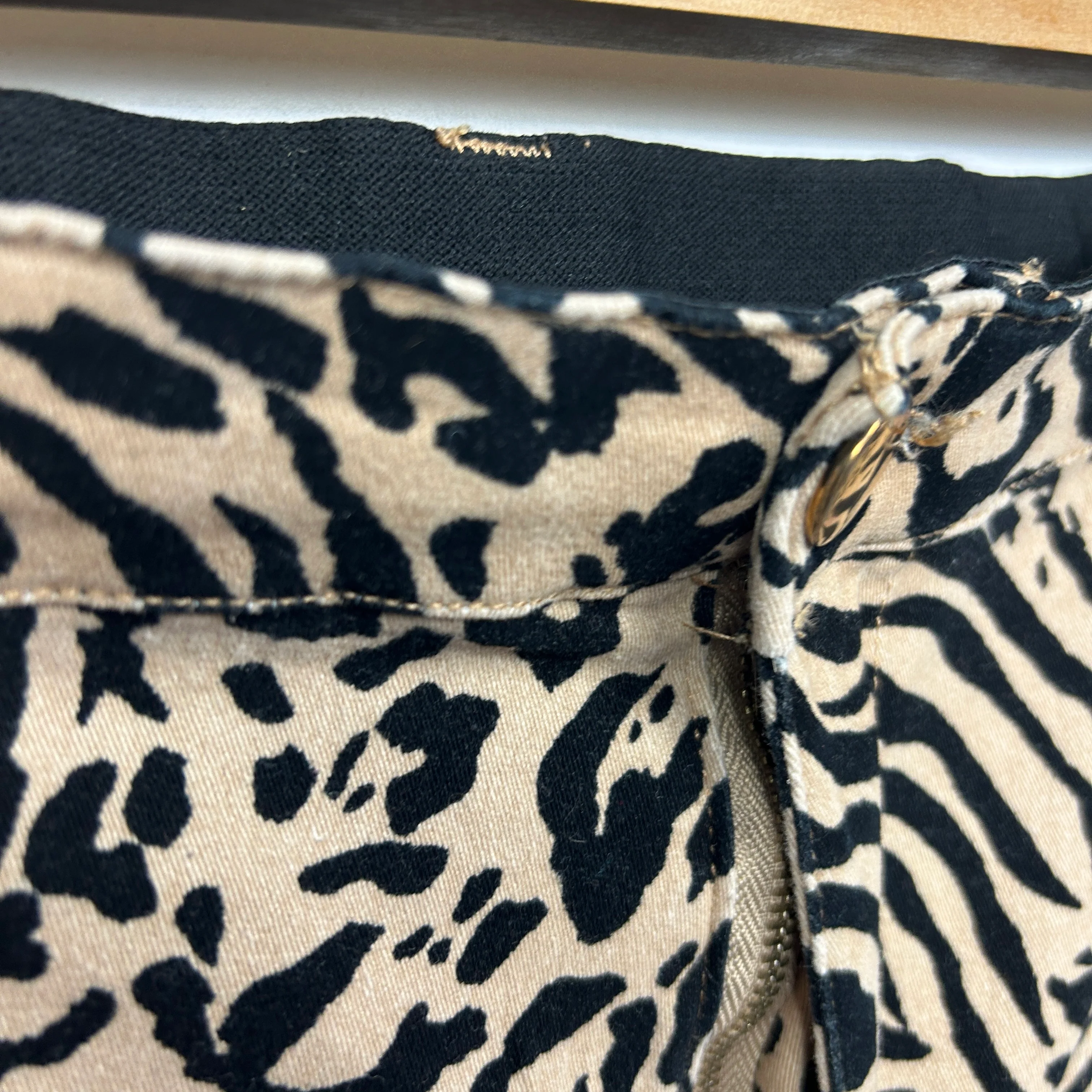 Rockmans Shorts Size 14 Beige Black Zebra Print Elastic Waist Zip Fly - Image 3