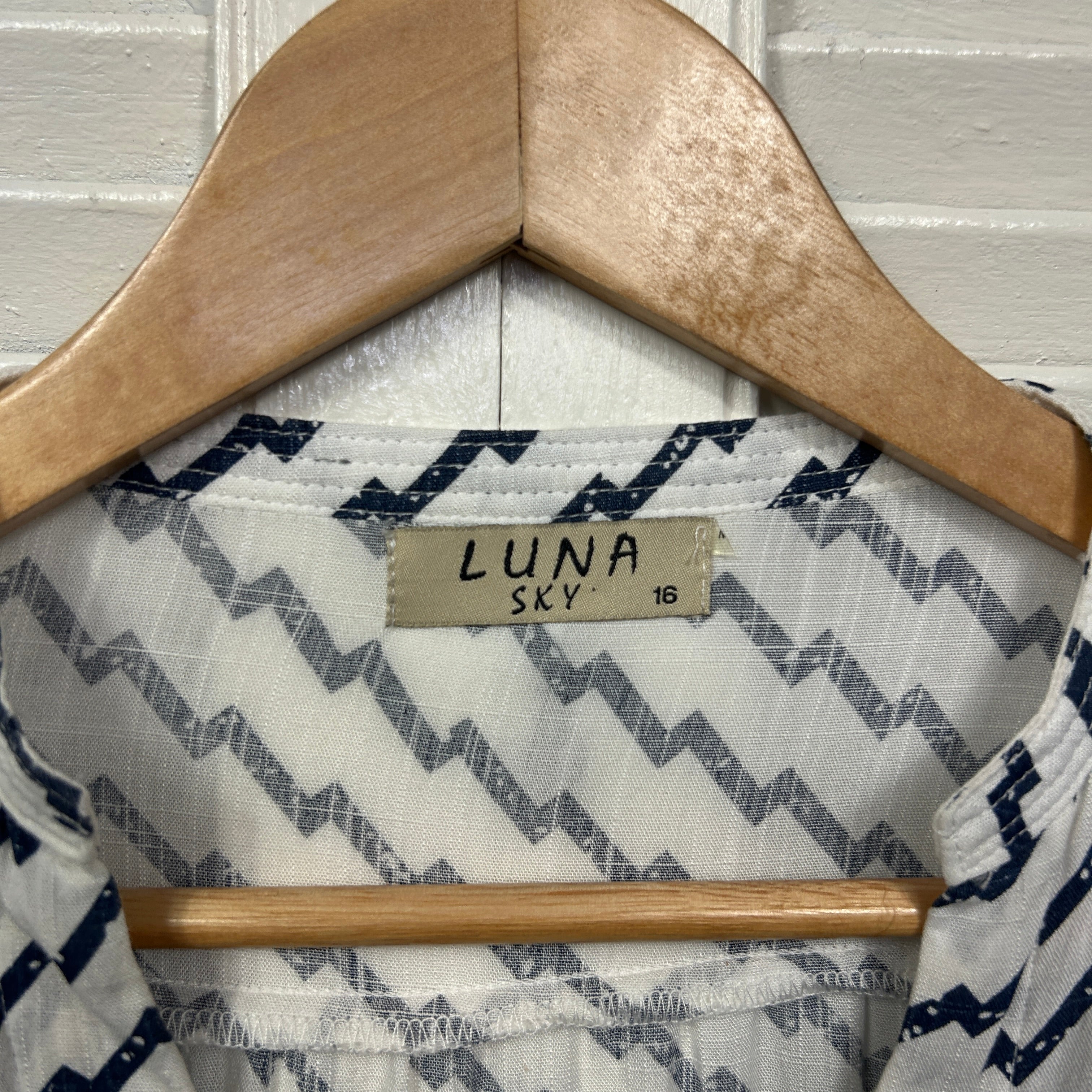 Luna Sky Top Size 16 Blue White Striped Long Sleeve Rayon - Image 4