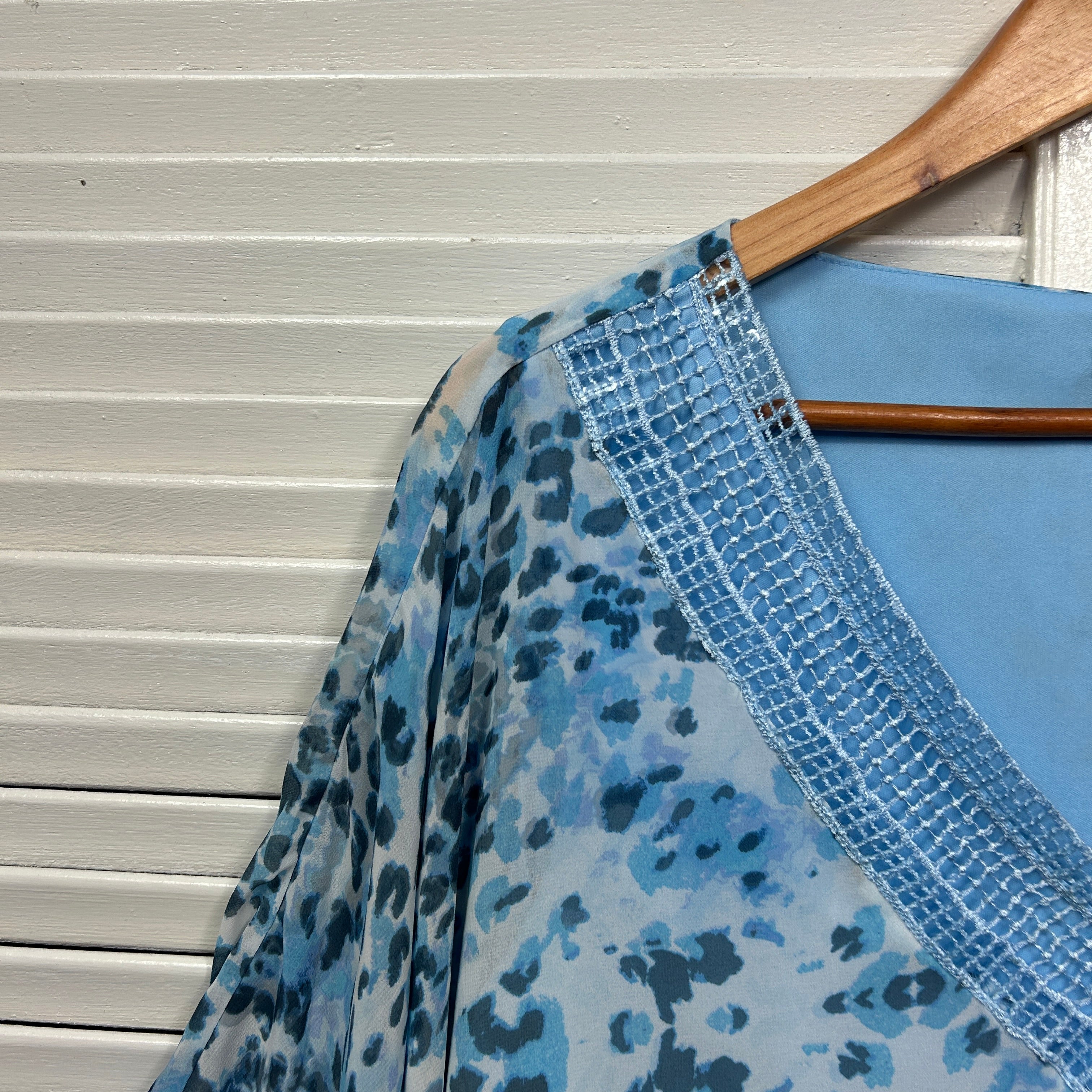 Liz Jordan Tunic Top Size 14 Blue Crochet Trim Sheer Overlay - Image 3