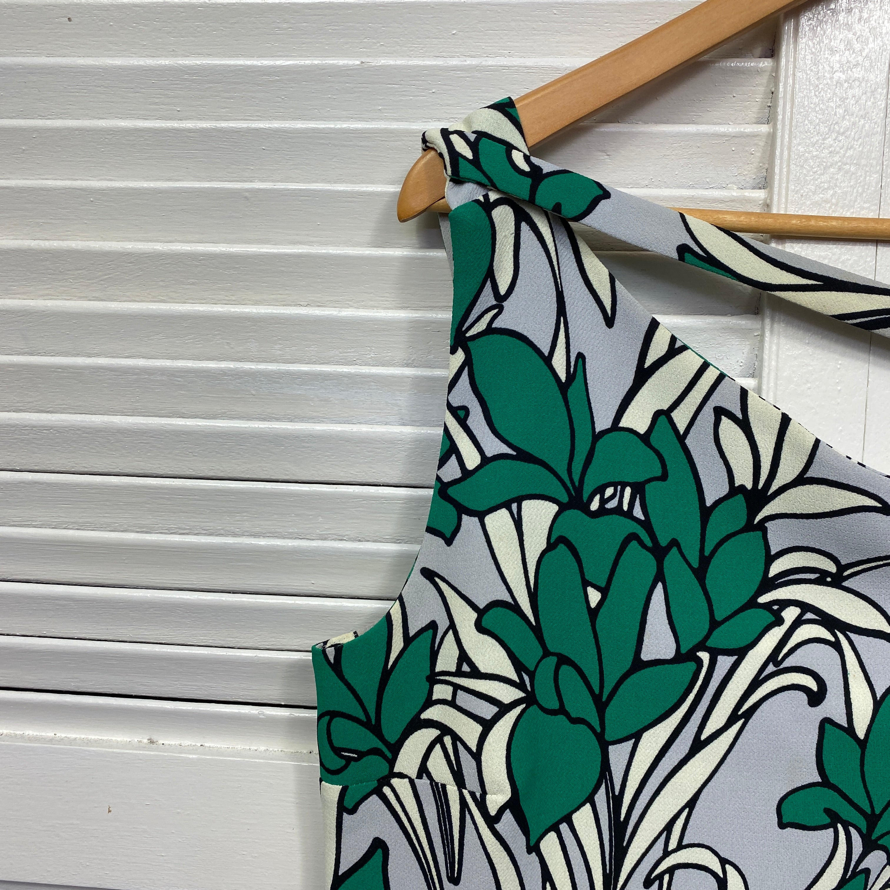 Veronika Maine Dress Size 14 Green White Floral Cocktail Made in Australia - Image 3
