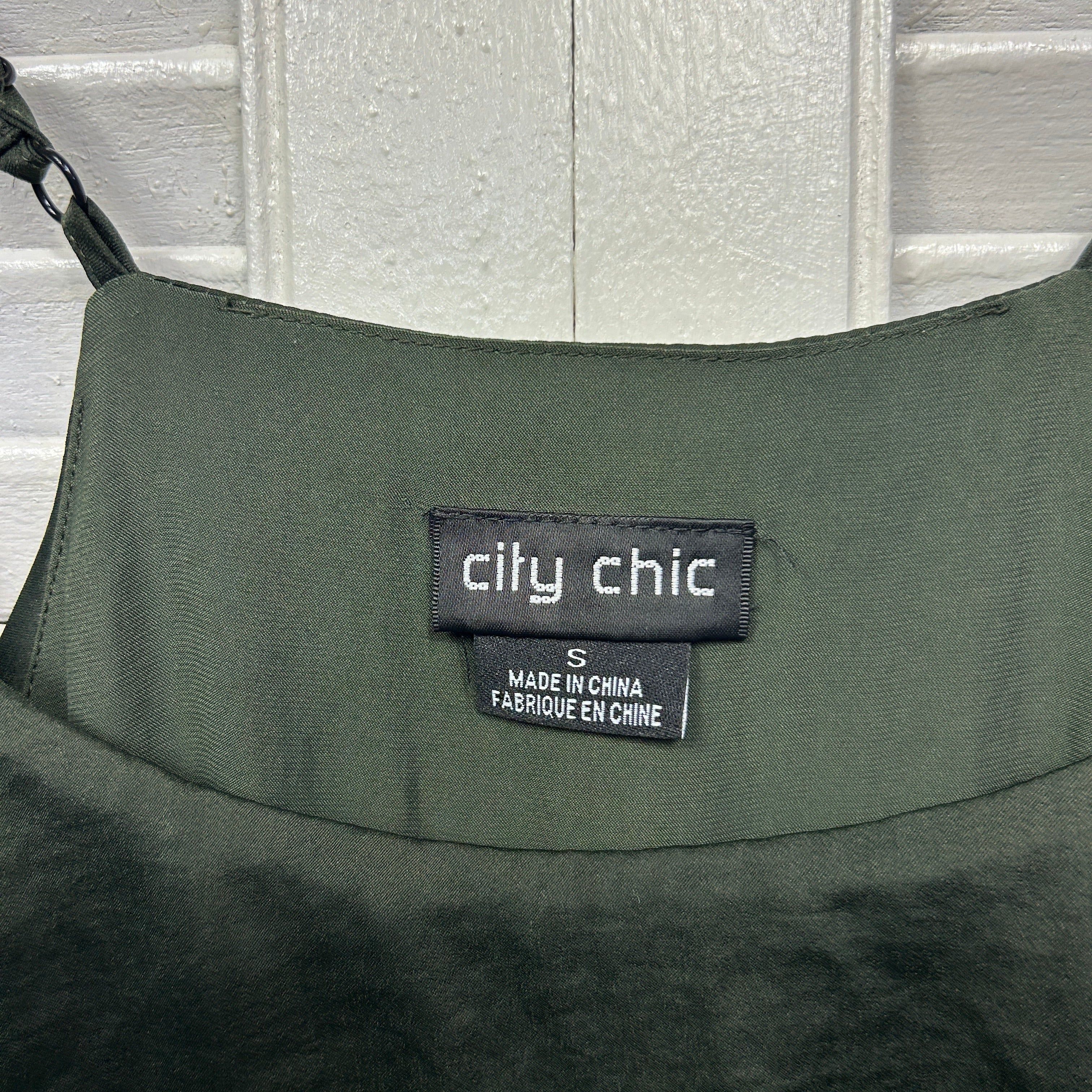 City Chic Dress Size 16 Small Plus Sleeveless Olive Cocktail - Image 4