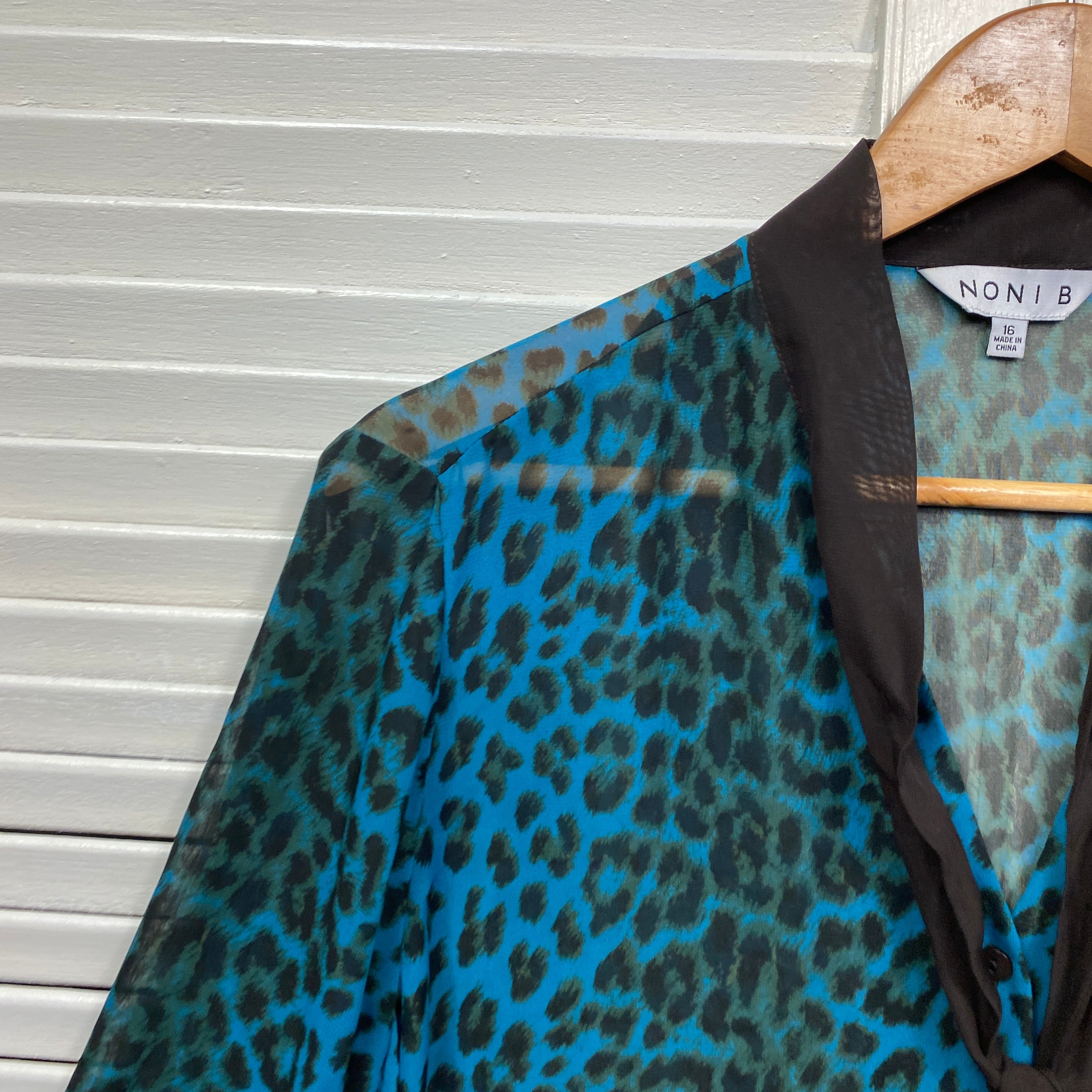 Noni B Top Size 16 Long Sleeve Sheer Teal Animal Print - Image 3