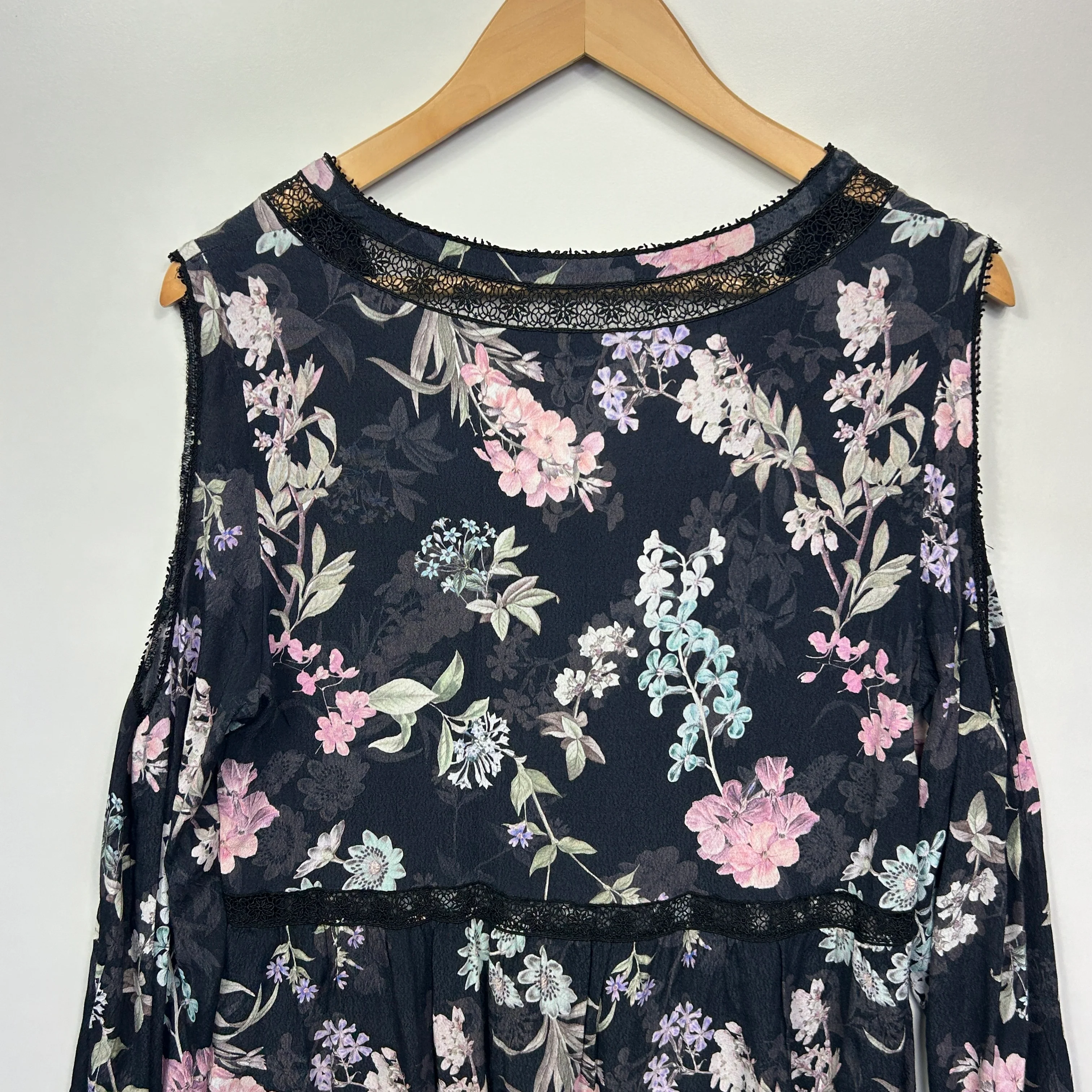Forever New Top Size 16 Black Floral Cold Shoulder Sleeve - Image 6