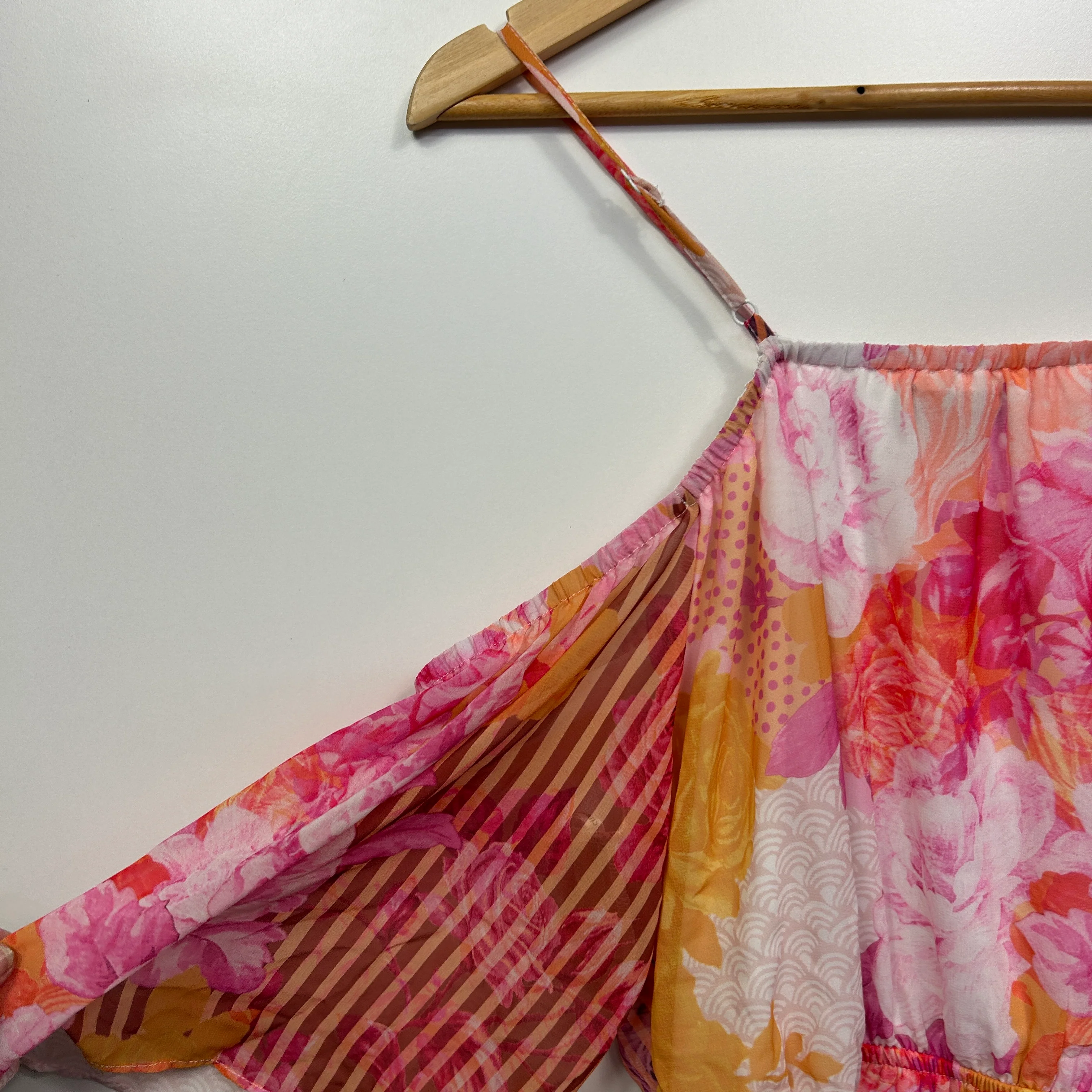 City Chic Top Size 14 XS Plus Floral Cold Shoulder Sleeve Pleated Pink Cut Out - Image 3