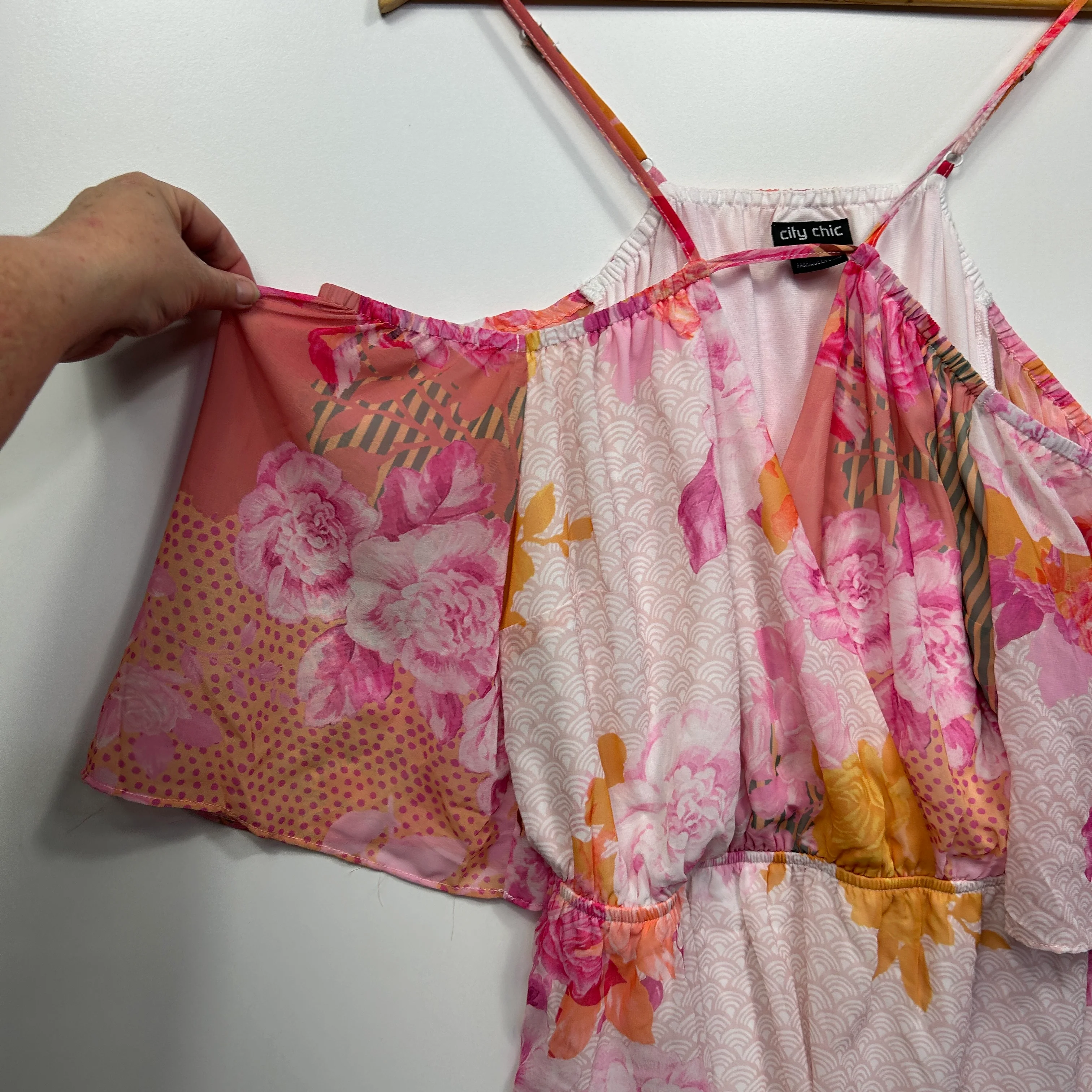 City Chic Top Size 14 XS Plus Floral Cold Shoulder Sleeve Pleated Pink Cut Out - Image 5