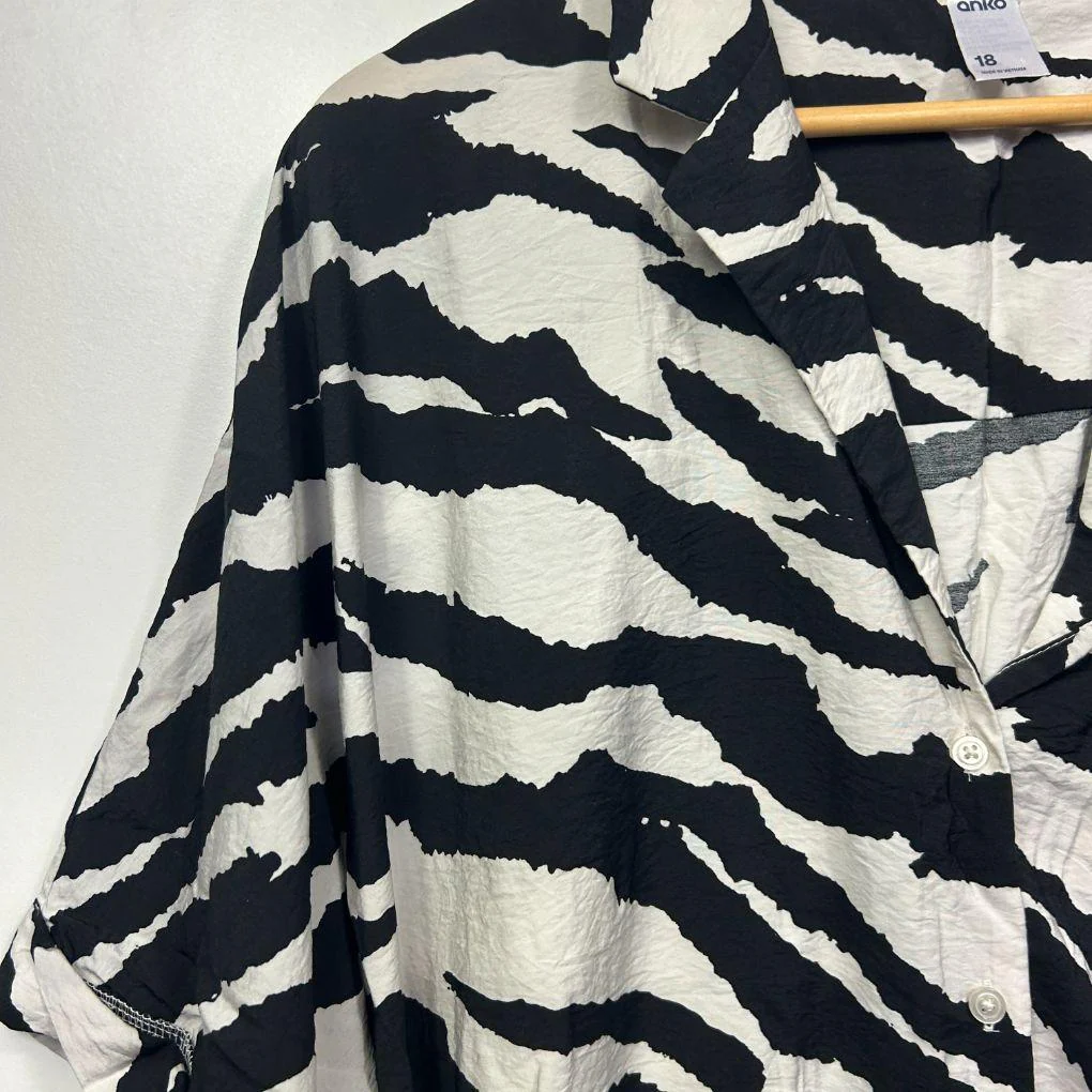 Anko Black/White Zebra Print Shirt - Size 18 - Image 2