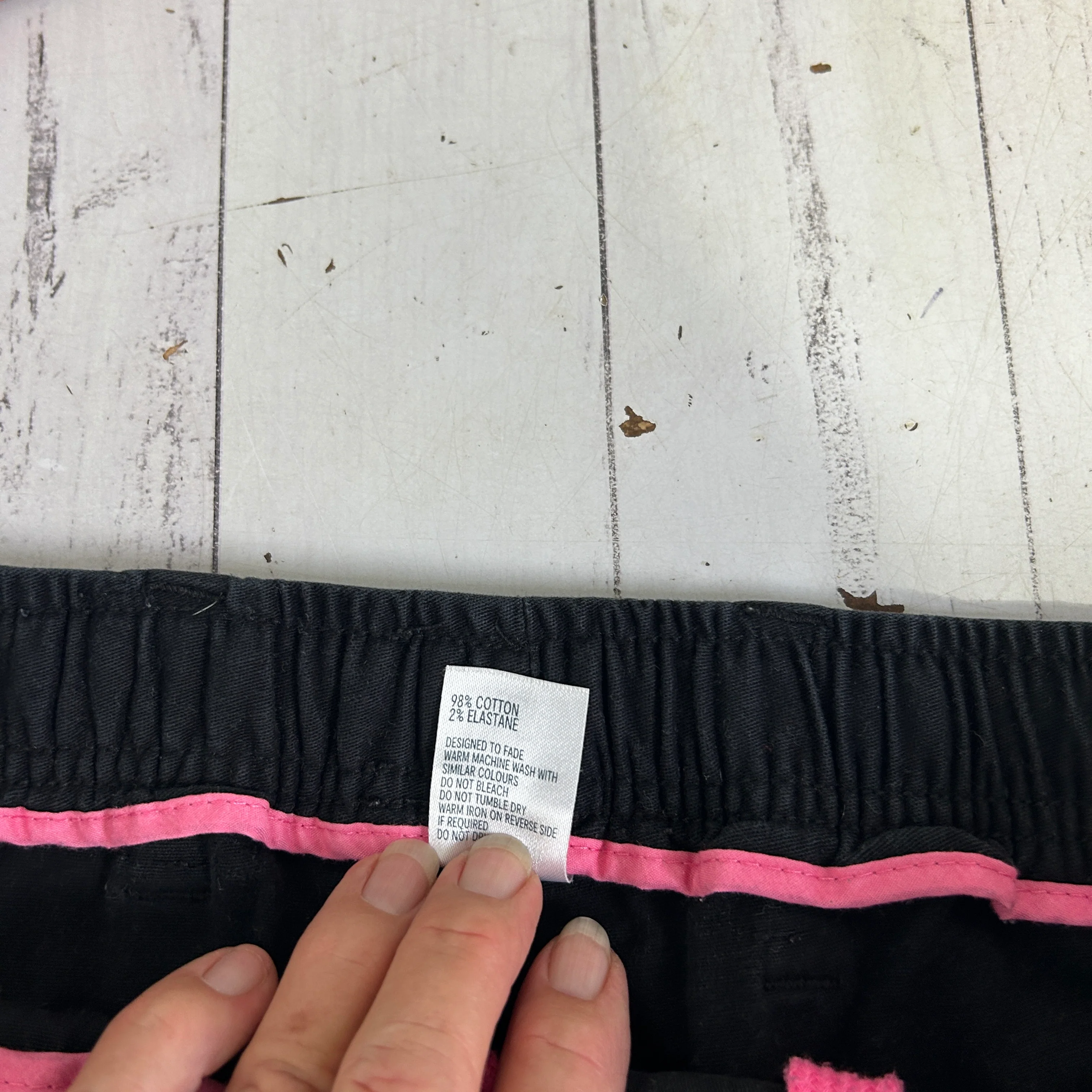 Anko Workwear Womens Black Cargo Shorts - Size 18 - Image 3