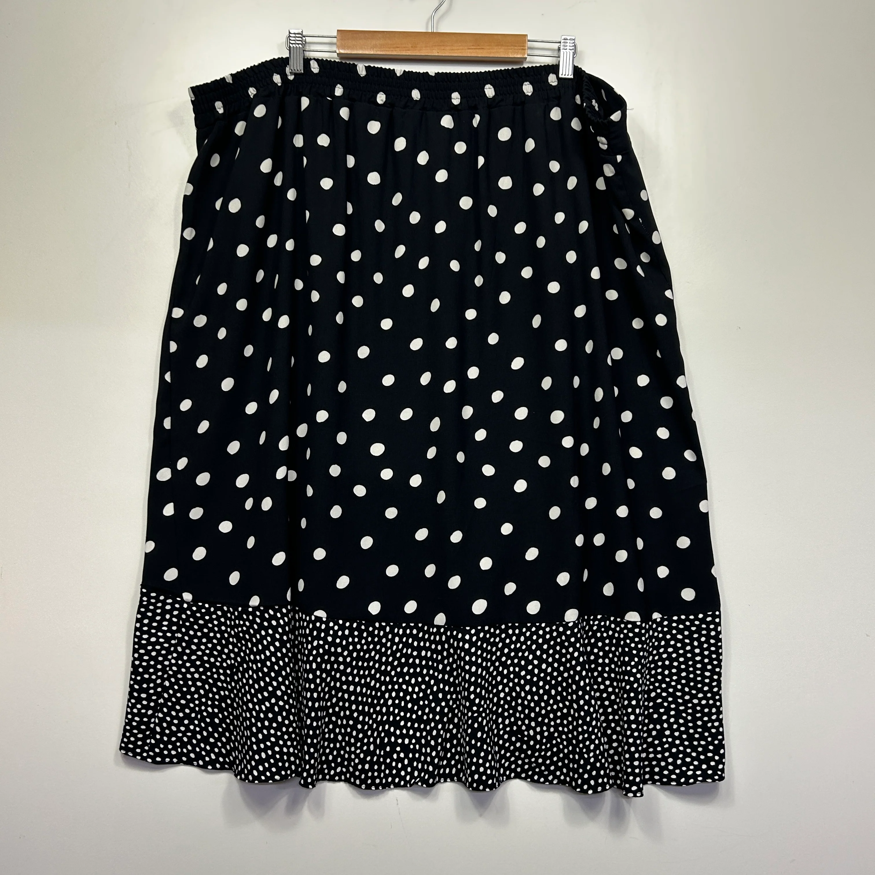 Autograph Black Polka Dot Hi Low Skirt - Size 24 - Image 2