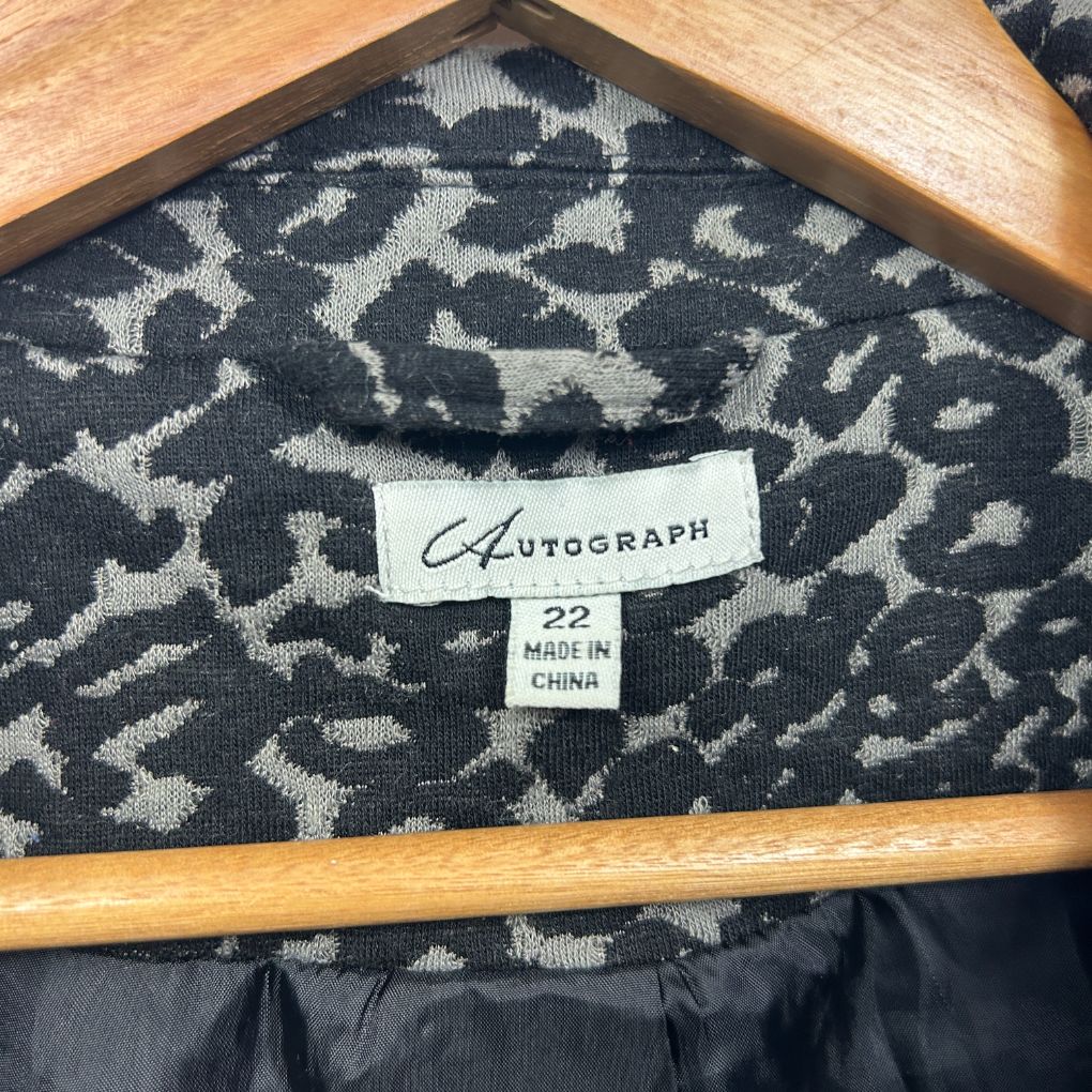 Autograph Leopard Print Blazer - Size 22 - Image 2