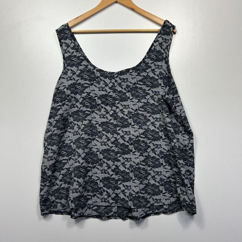 Avella Black Lace Print Sleeveless Top - Size 18 - Image 3