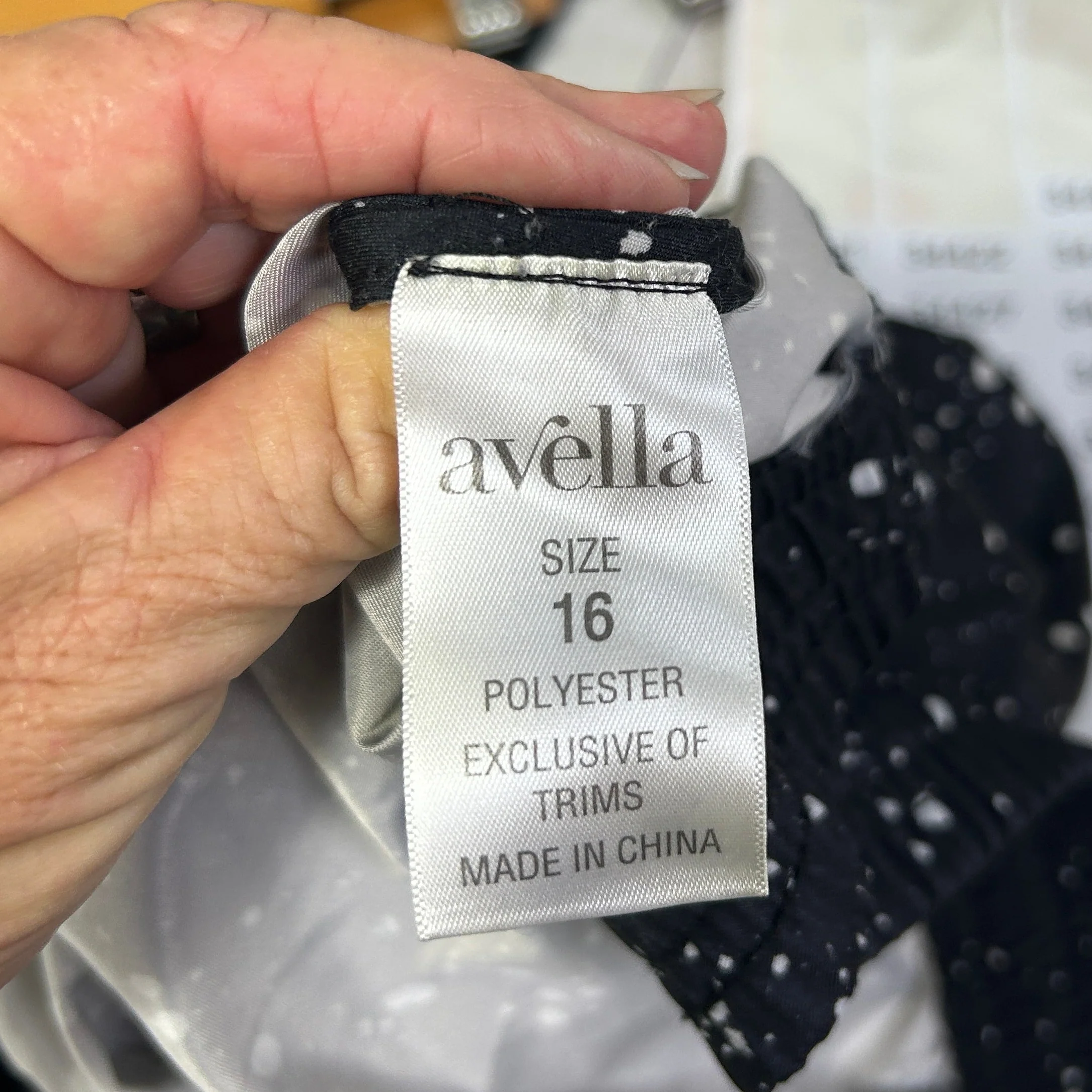 Avella Black White Board Swim Shorts - Size 16 - Image 4