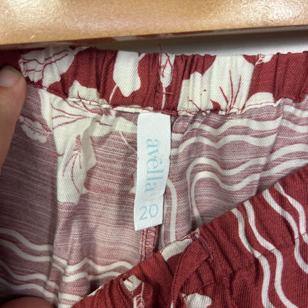 Avella Red Floral Wide Leg Pants - Size 20 - Image 5