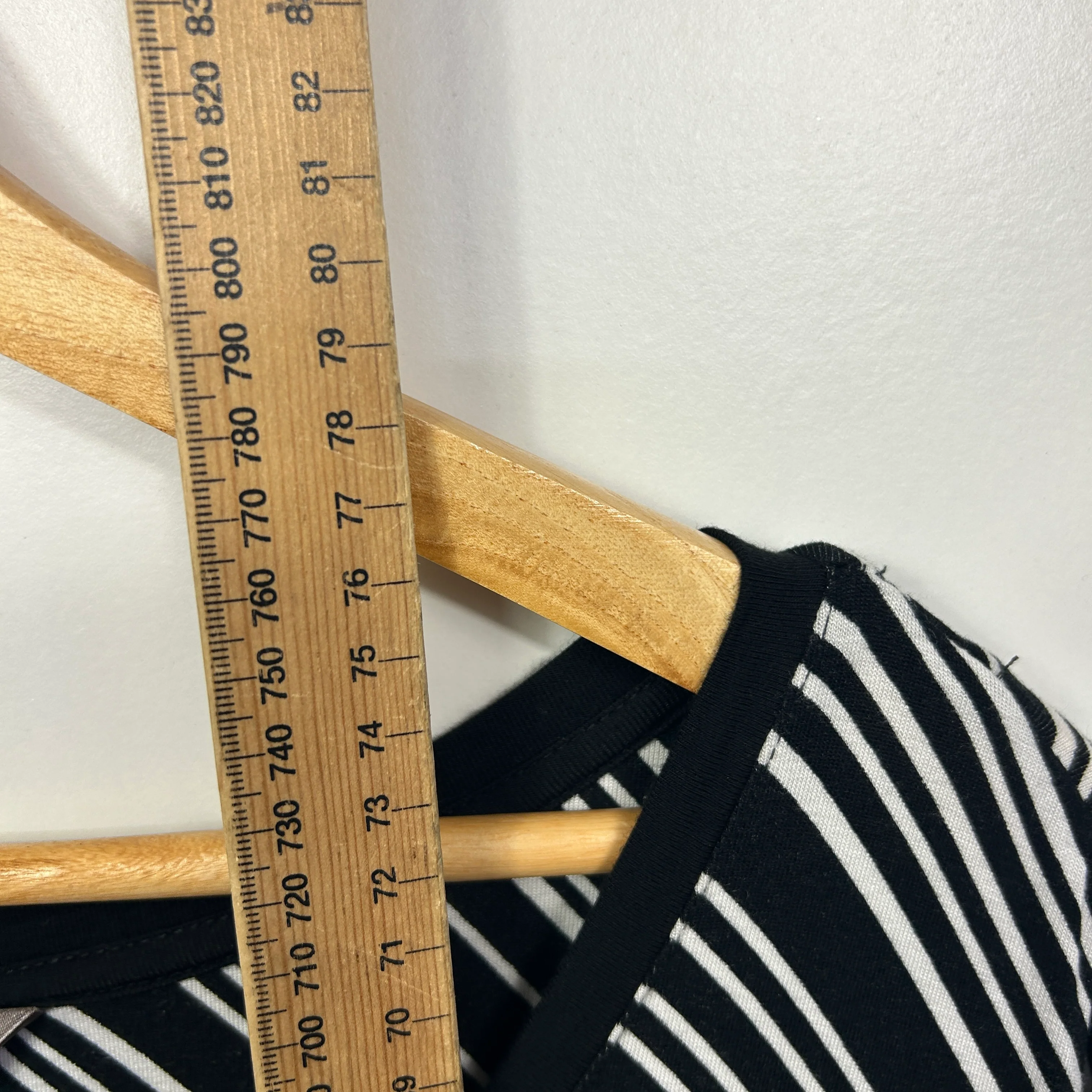 Bella Curve Black and White Striped Top - Size 22 - Image 6