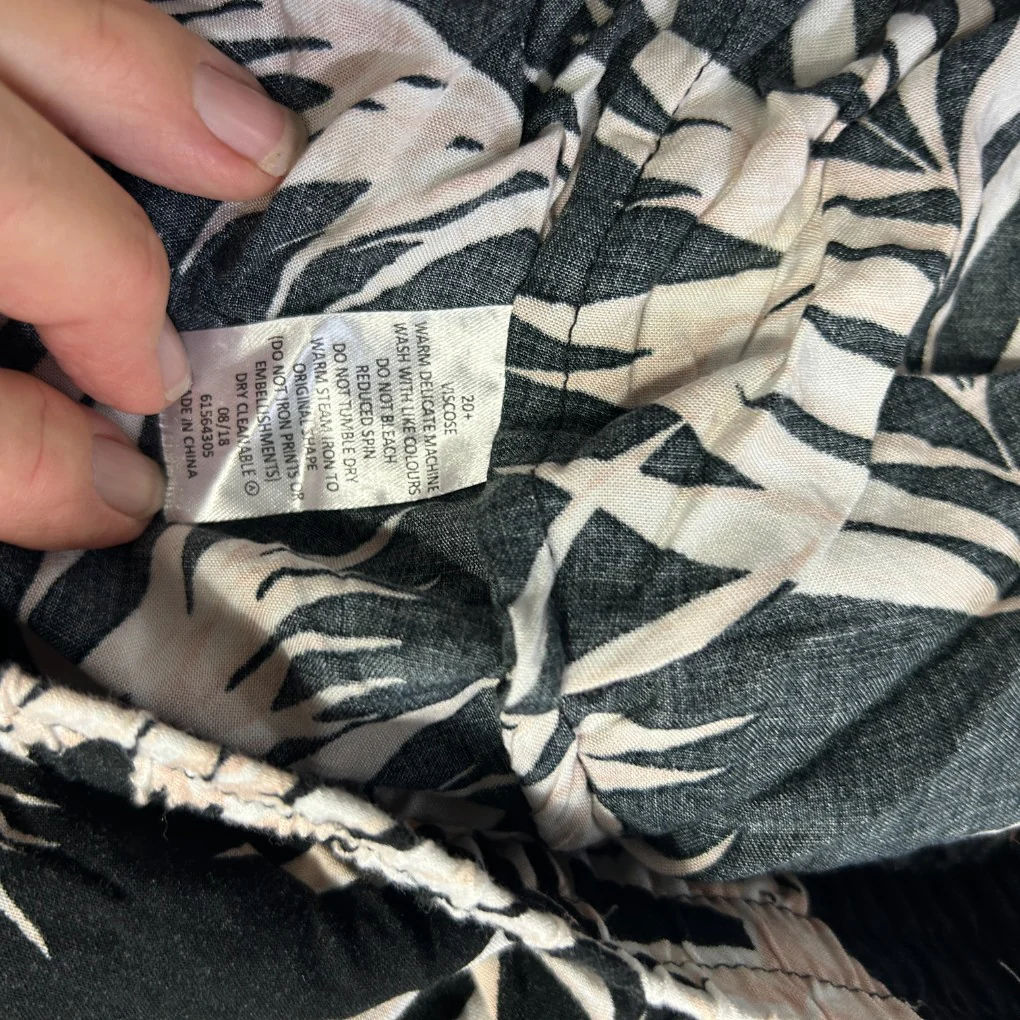 Belle Curve Floral Leaf Pants - Size 20 - Image 3