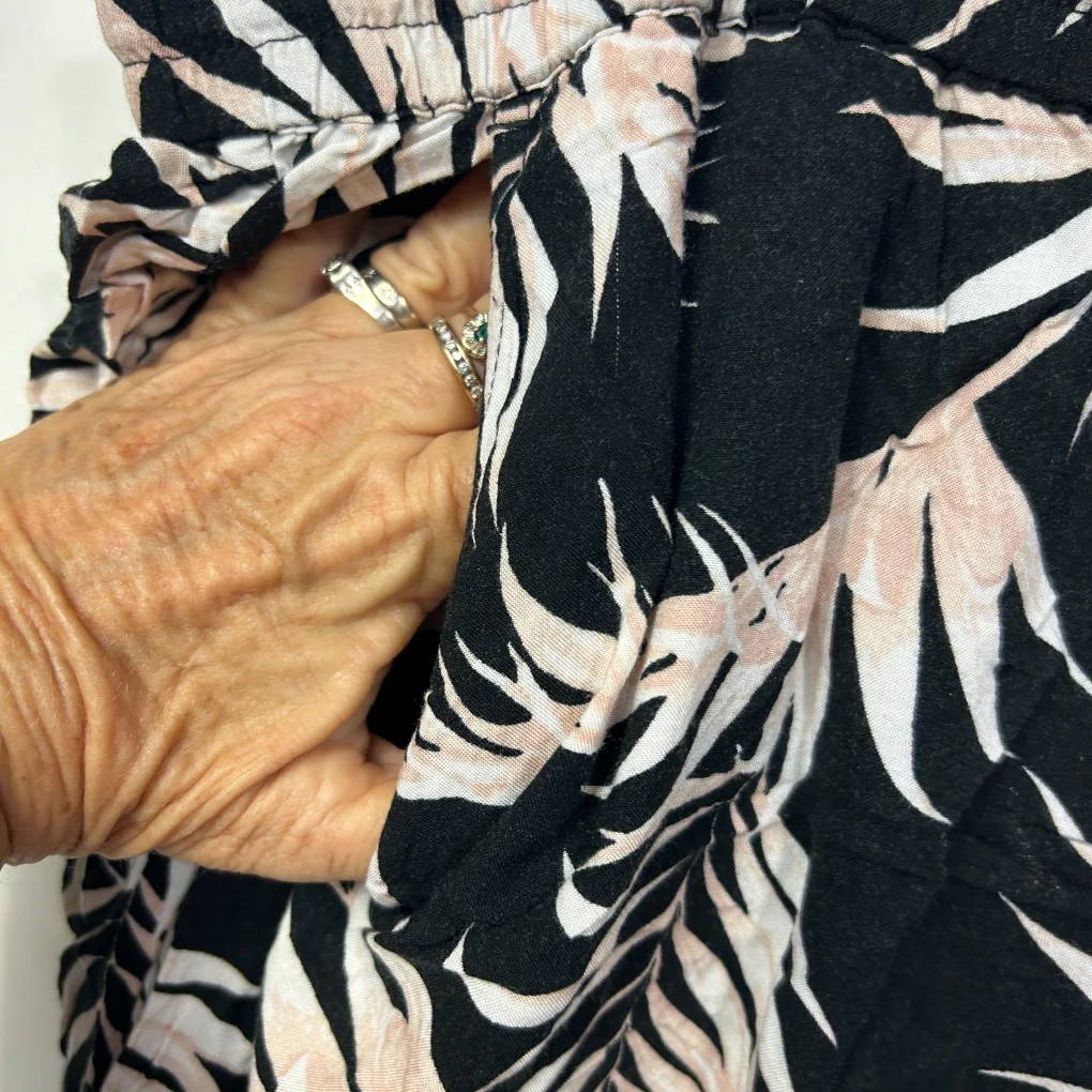 Belle Curve Floral Leaf Pants - Size 20 - Image 5