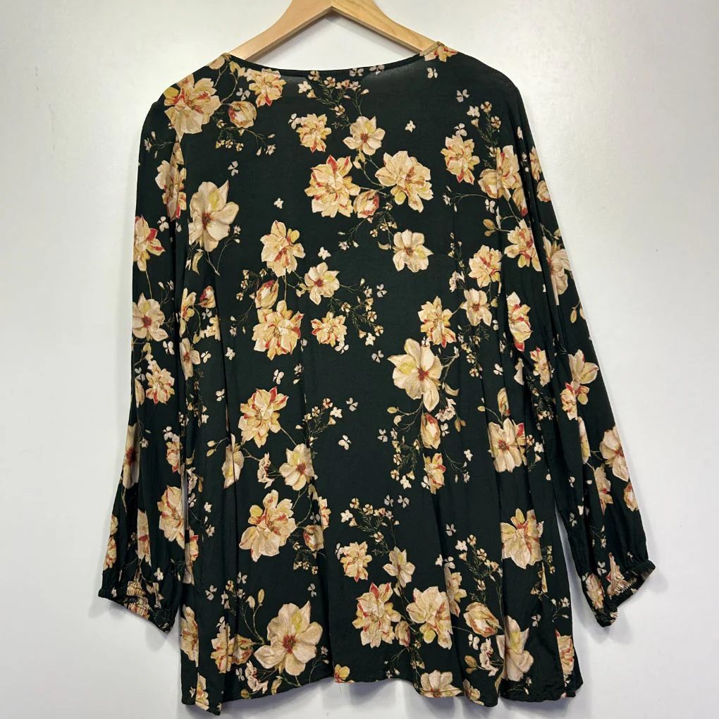 Beme Green Floral Top - Size 16 - Image 2