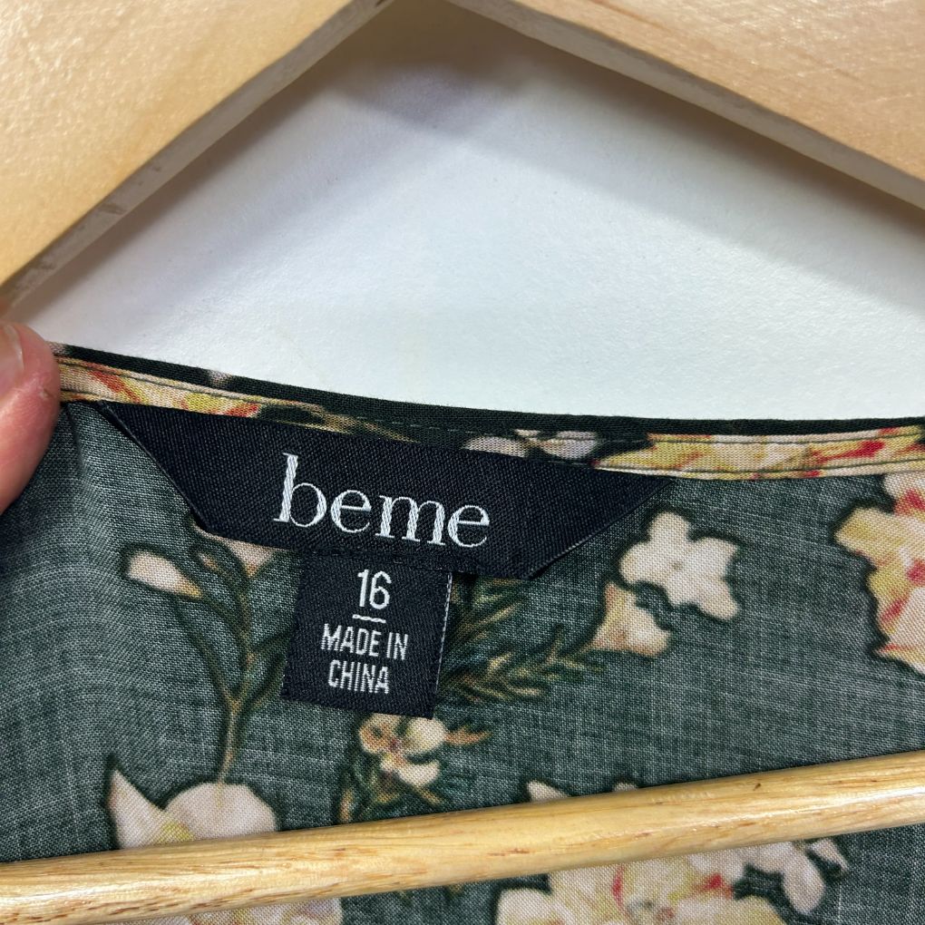 Beme Green Floral Top - Size 16 - Image 4