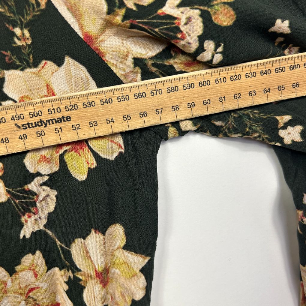 Beme Green Floral Top - Size 16 - Image 5