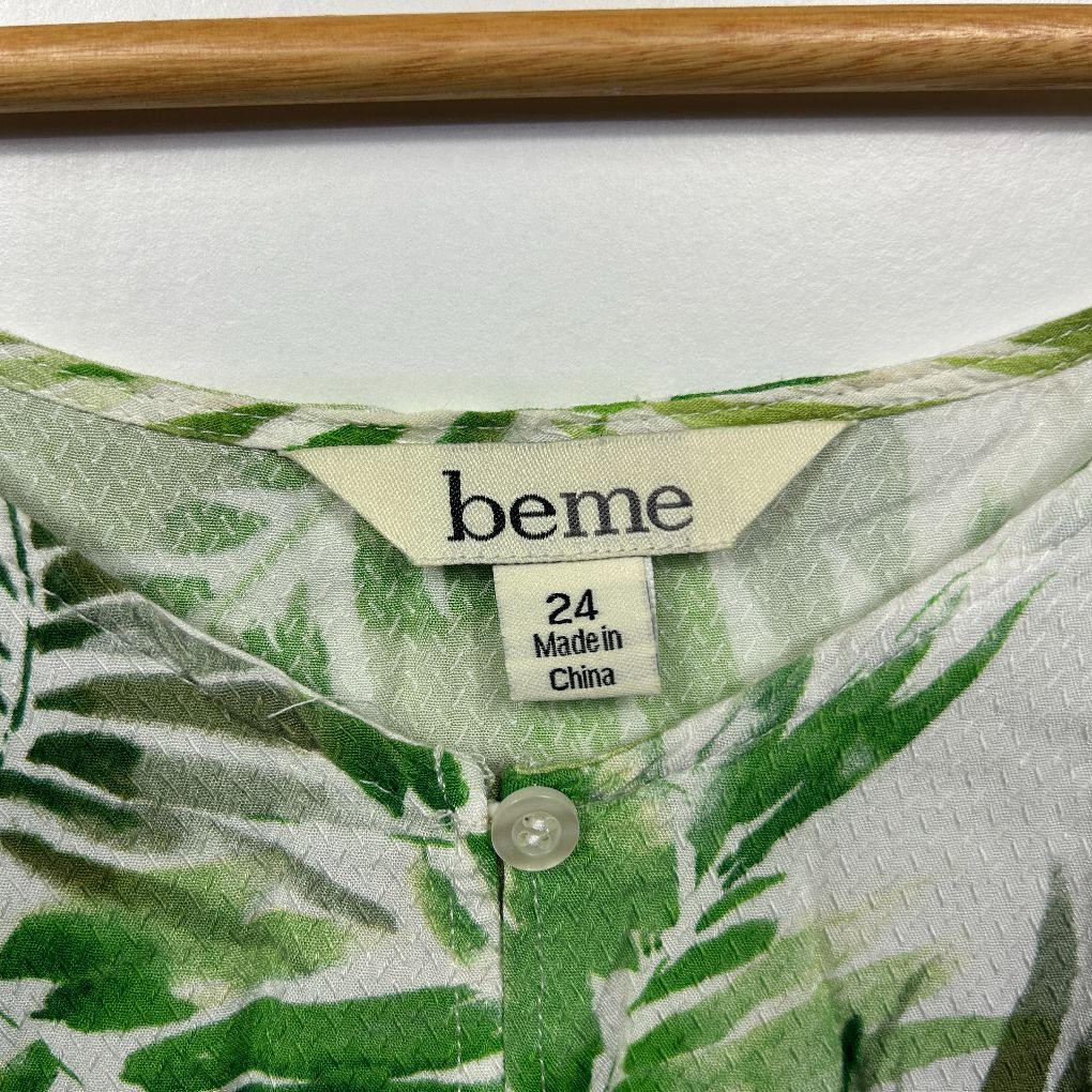 Beme Green White Leaf Print Top - Size 24 - Image 2