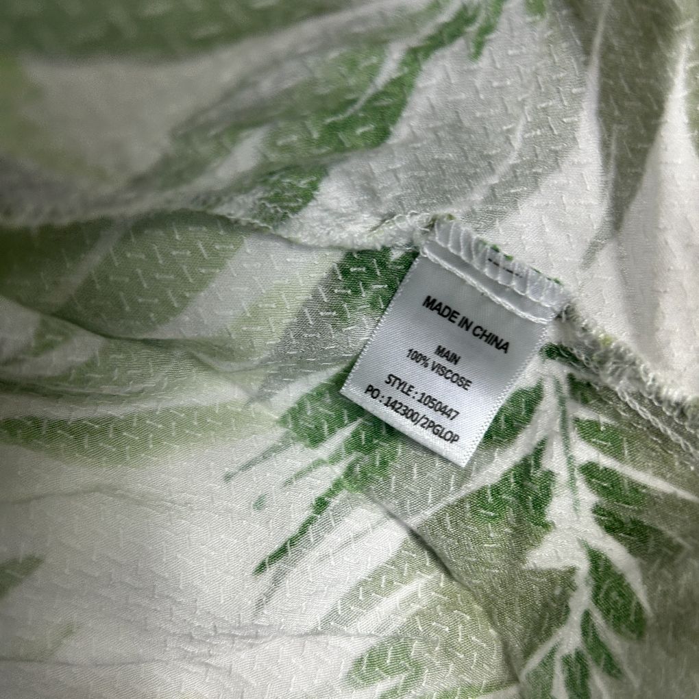 Beme Green White Leaf Print Top - Size 24 - Image 3
