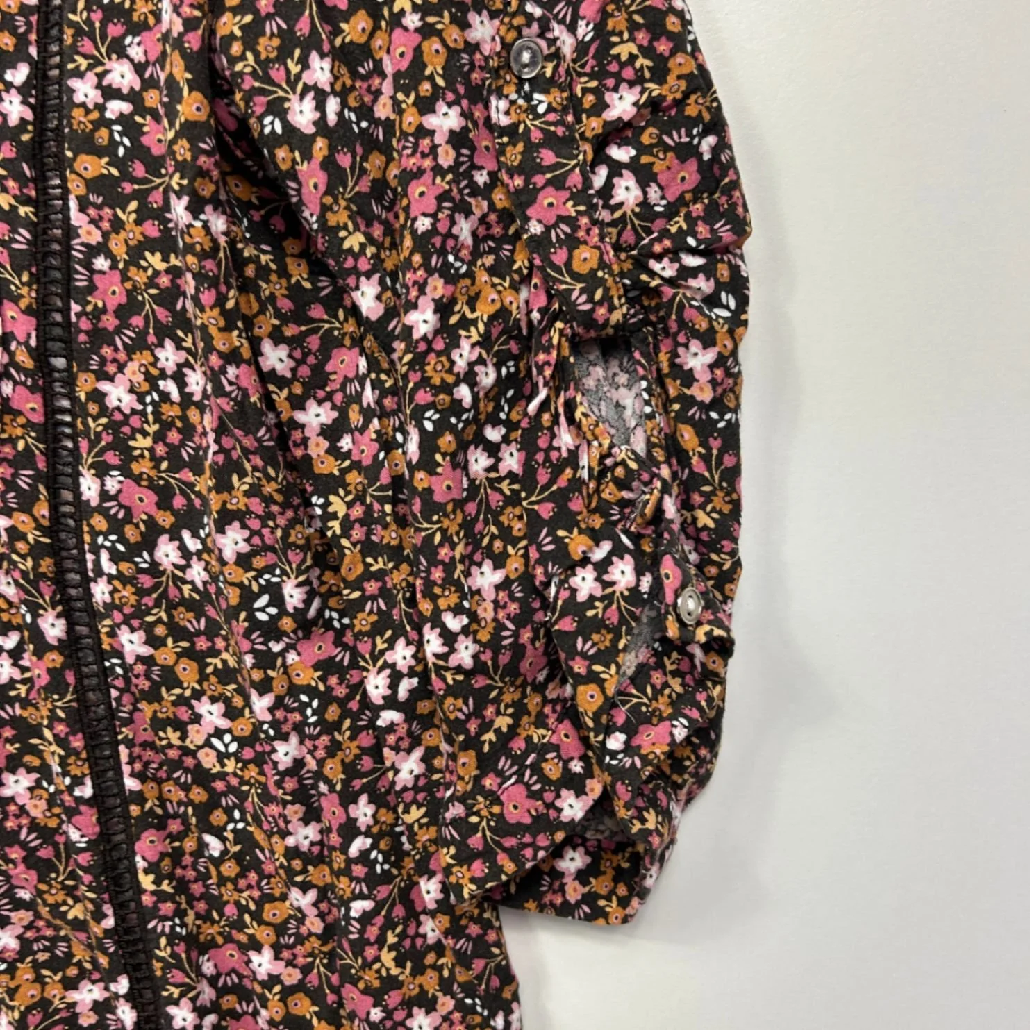 Beme Tunic Tops Size 14 Plus Floral Roll Tab Sleeve Crochet Trim - Image 3