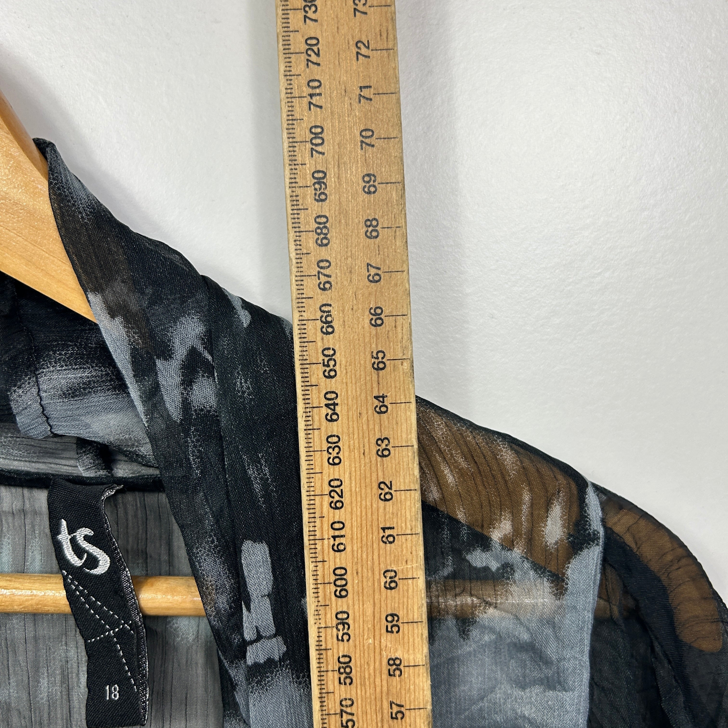 Taking Shape Black and Grey Abstract Print Sheer Top Kimono - Size 18 - Image 5