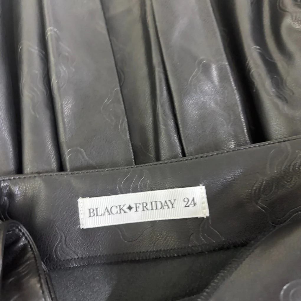 Black Friday Black Faux Leather Pleated Skirt - Size 24 - Image 3