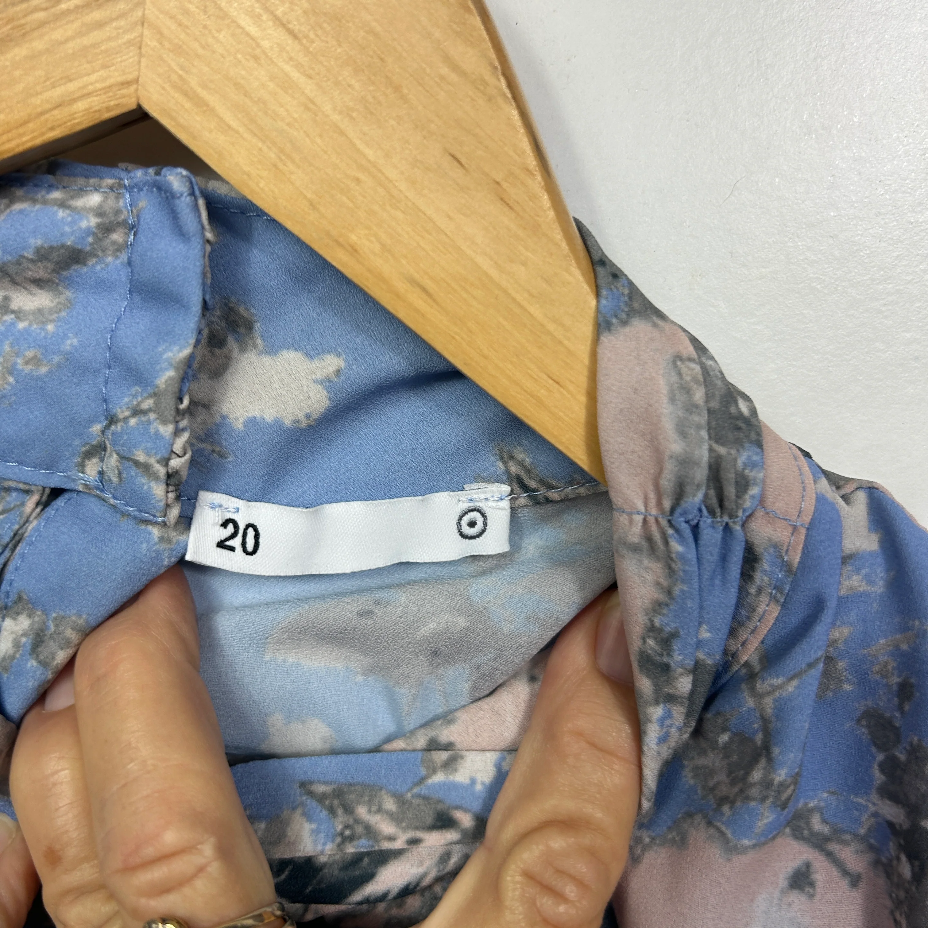 Target Blue Floral High Neck Sleeveless Top - Size 20 - Image 3