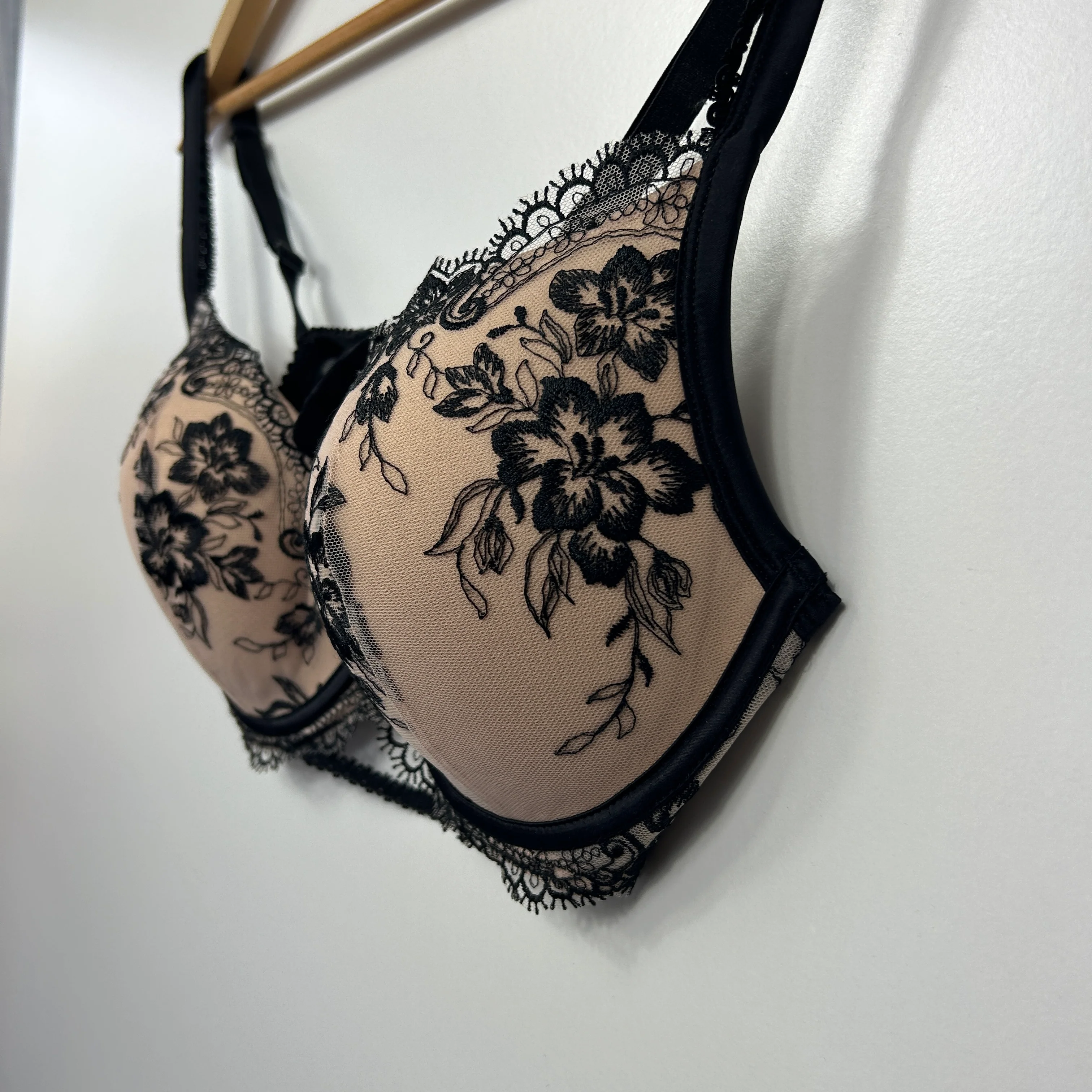 Bras N Things Black Nude Floral Lace Bra - Size 14D/36D - Image 3