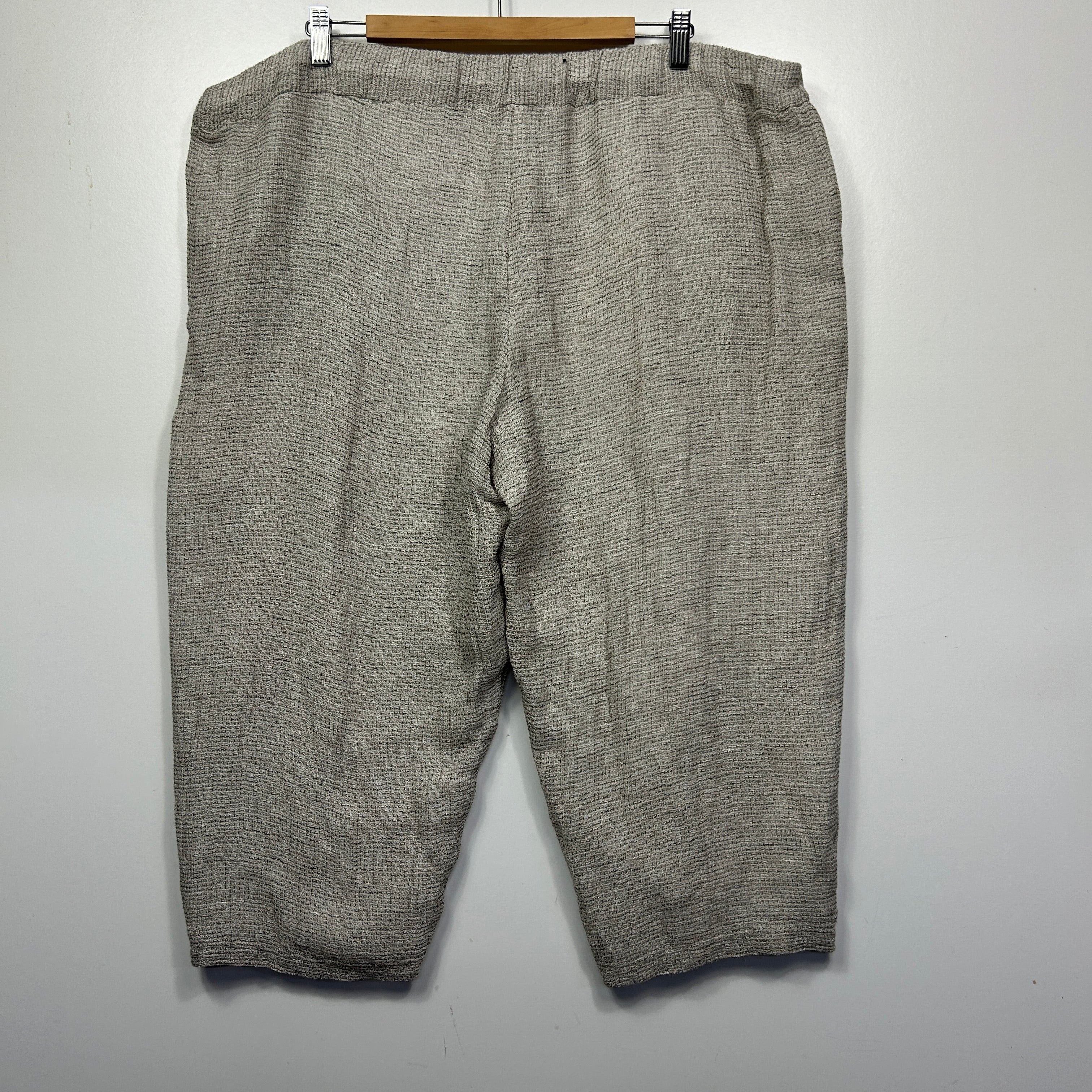 Taking Shape Cropped Linen Pants - Size 22 - Image 3