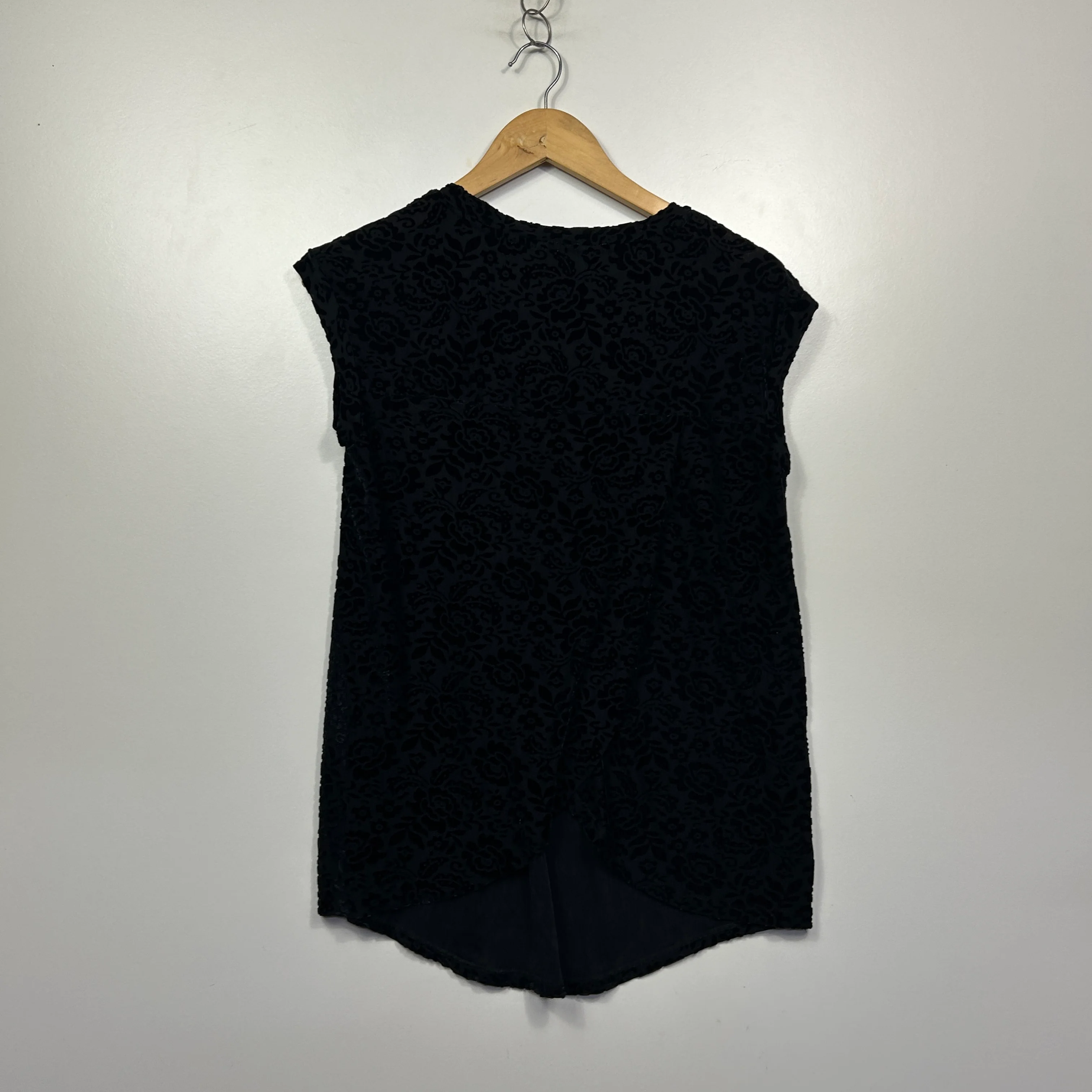 Capture Black Textured Floral Top - Size 12 - Image 5