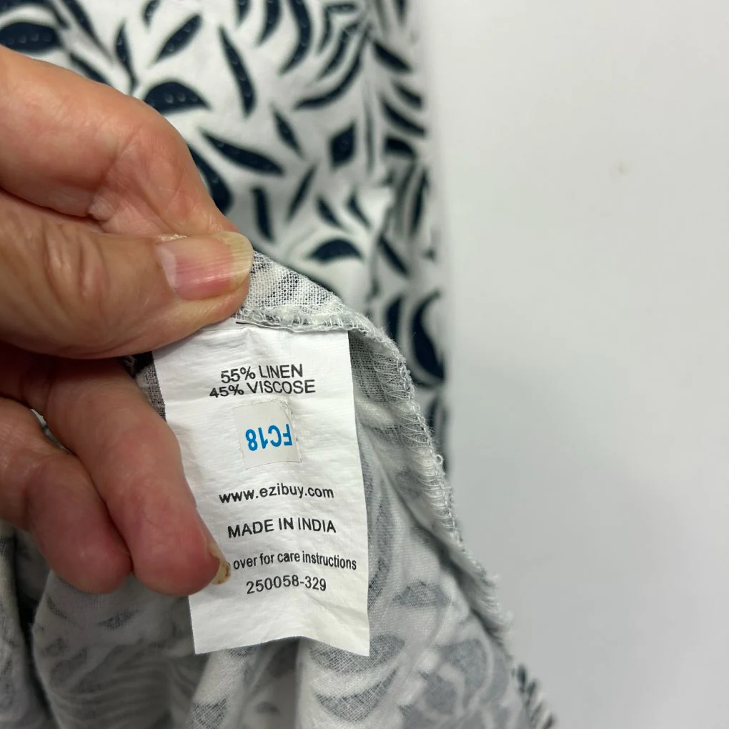 Capture Black Linen Top - Size 18 - Image 2