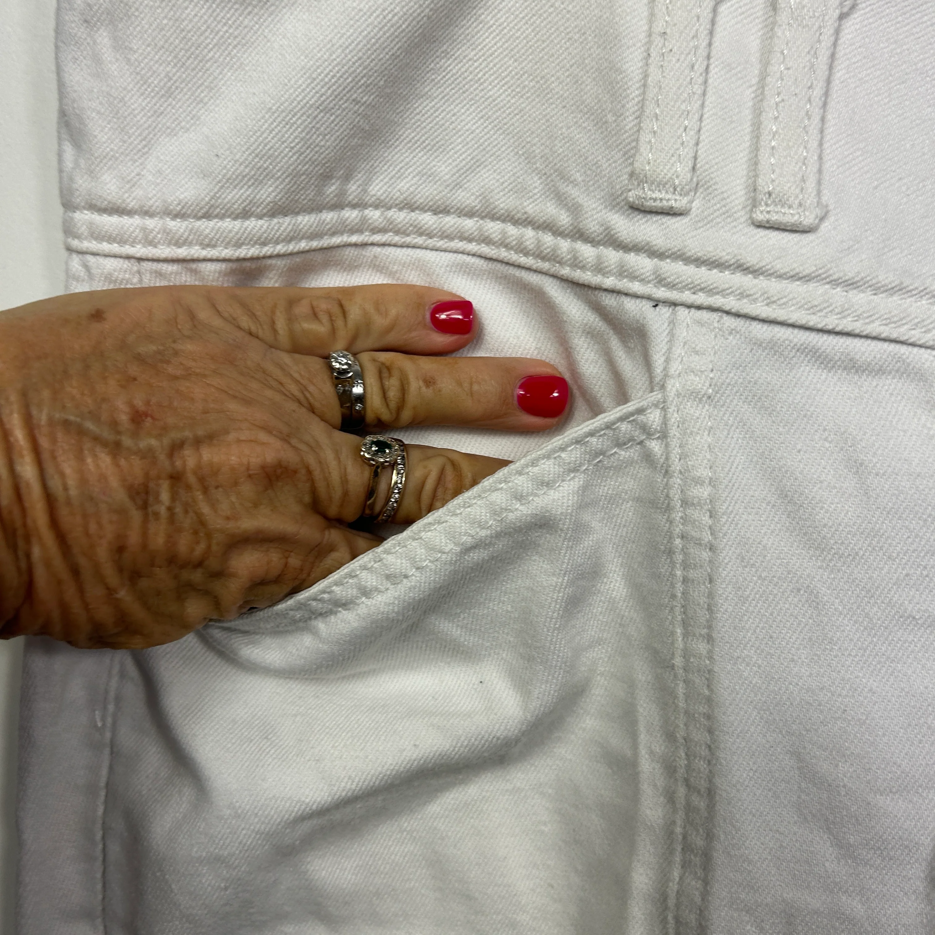 City Chic Denim White Capris - Size 20 - Image 3