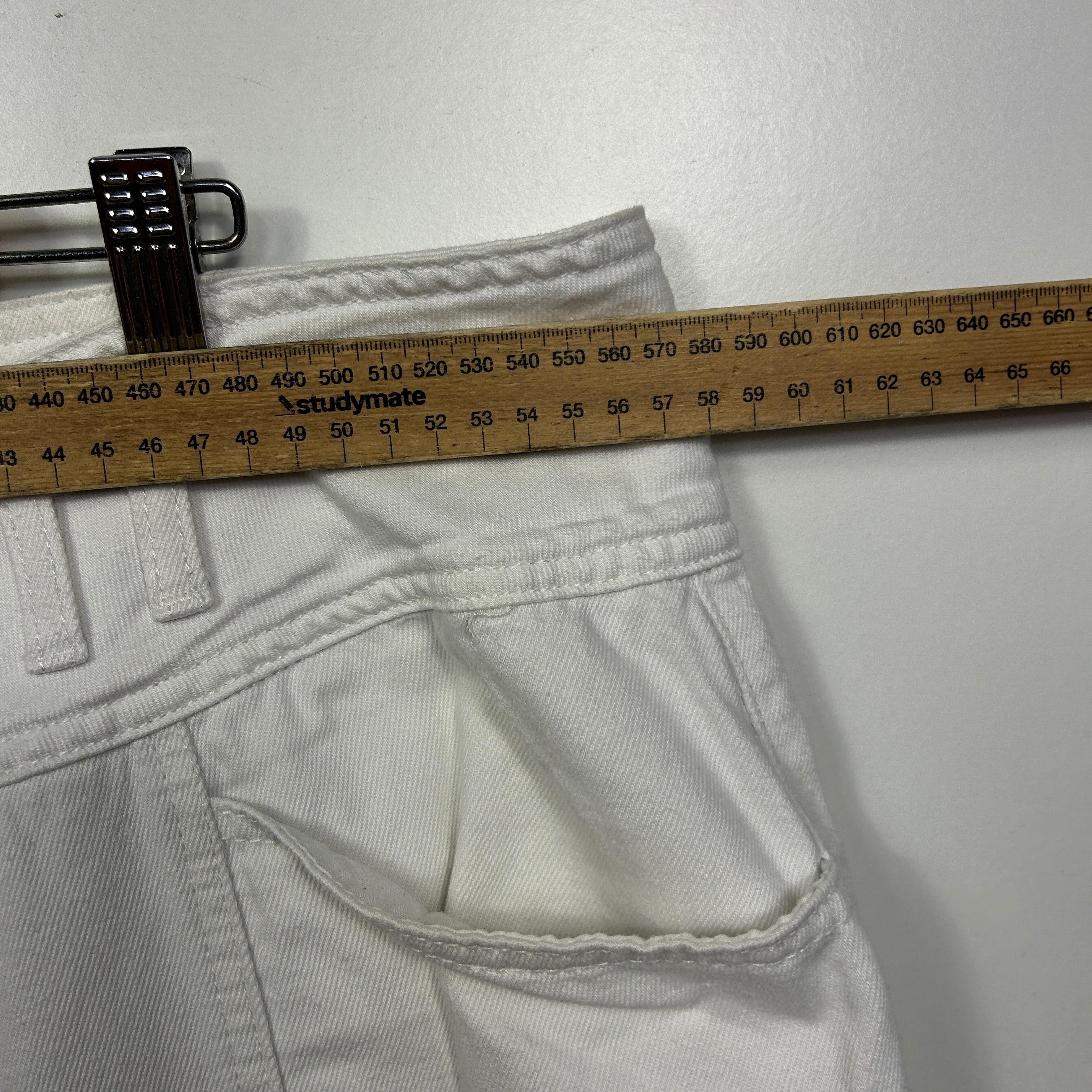 City Chic Denim White Capris - Size 20 - Image 7
