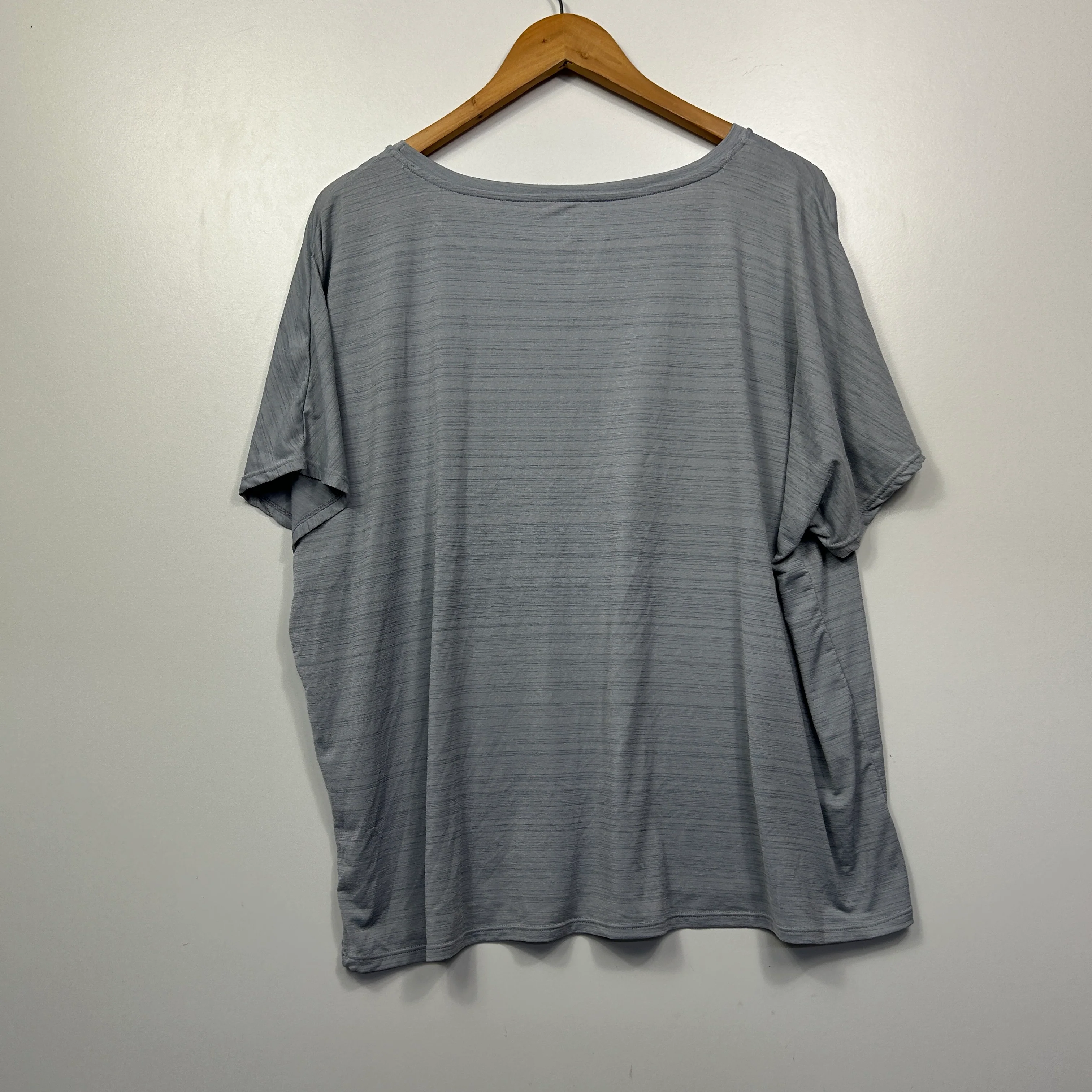 Circuit Grey Activewear Top - Size 16 - Image 3