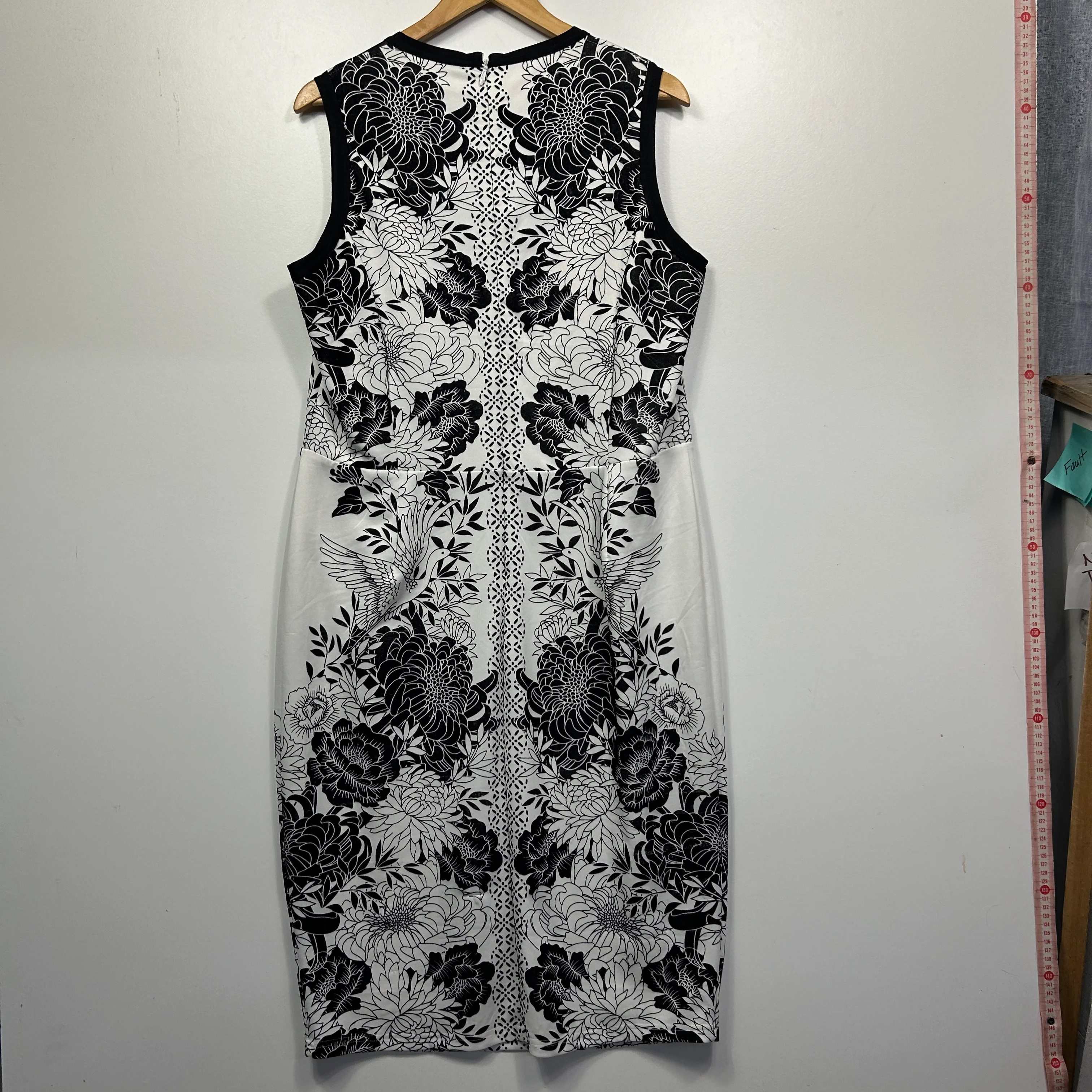 City Chic Black and White Floral Print Dress - Size 16/S - Image 4