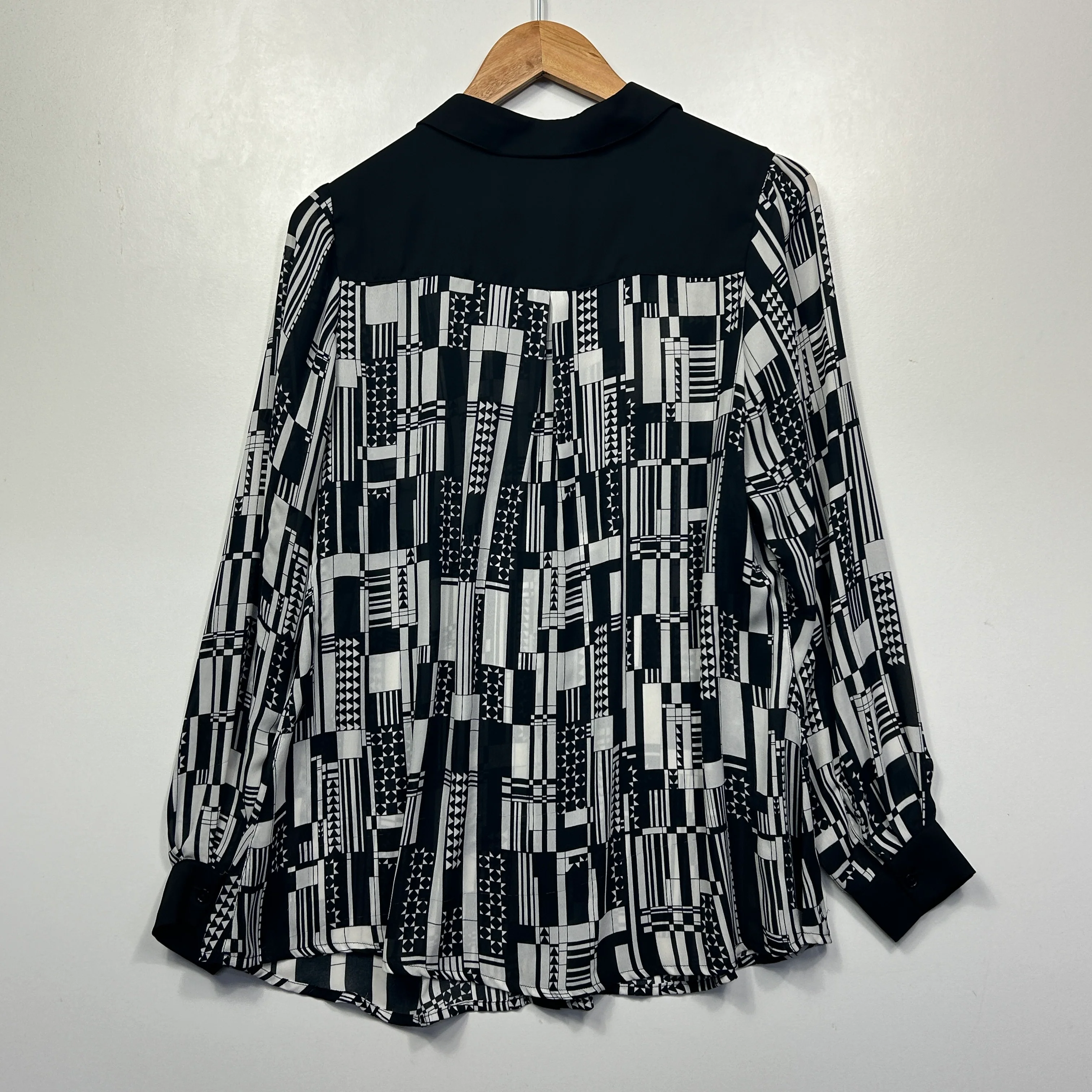 City Chic Black and White Shirt - Size 14/XS - Image 4