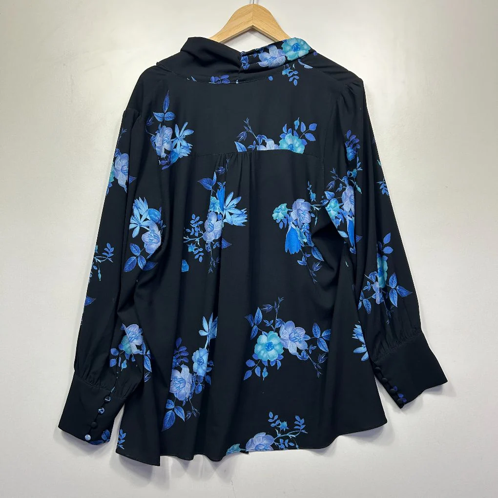 City Chic Black Blue Floral Blouse - Size S/16 - Image 3