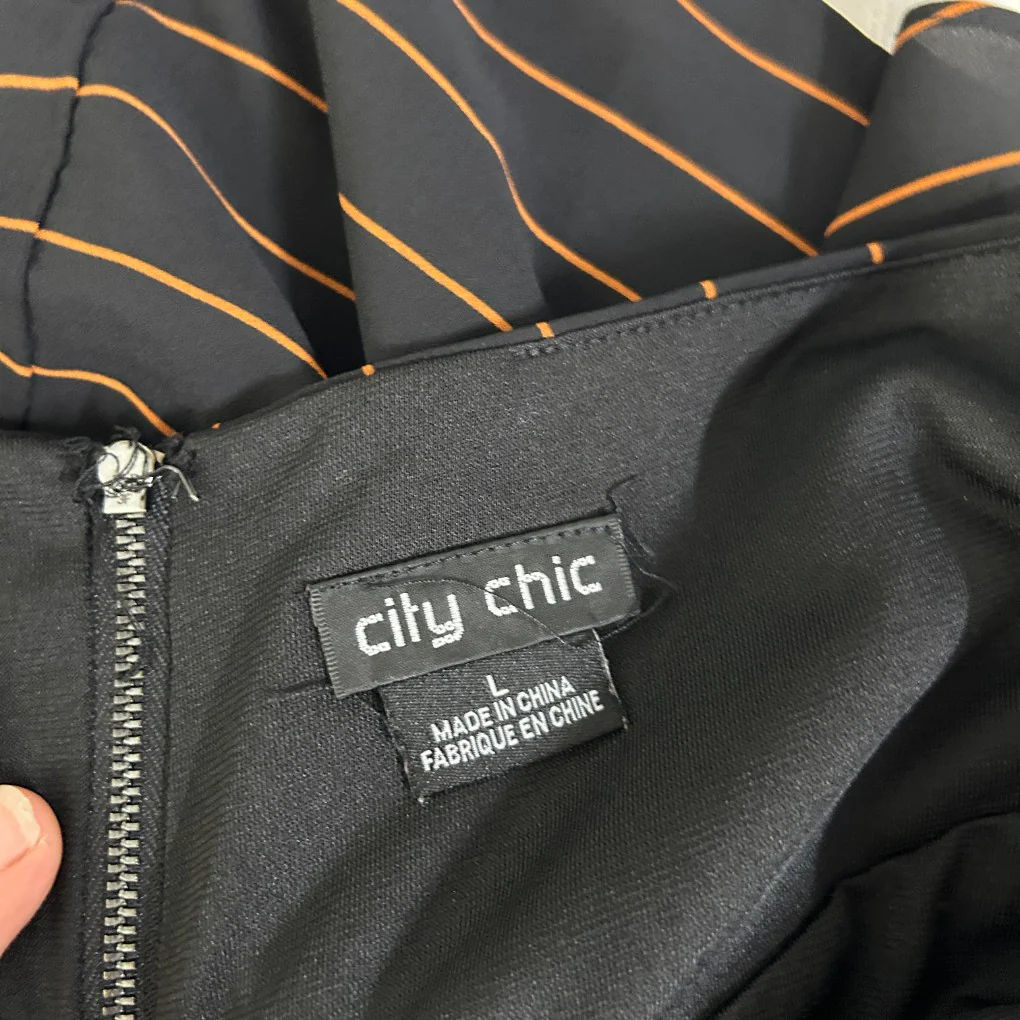 City Chic Black Skirt - Size 20/L - Image 2