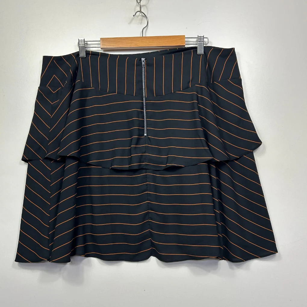City Chic Black Skirt - Size 20/L - Image 4