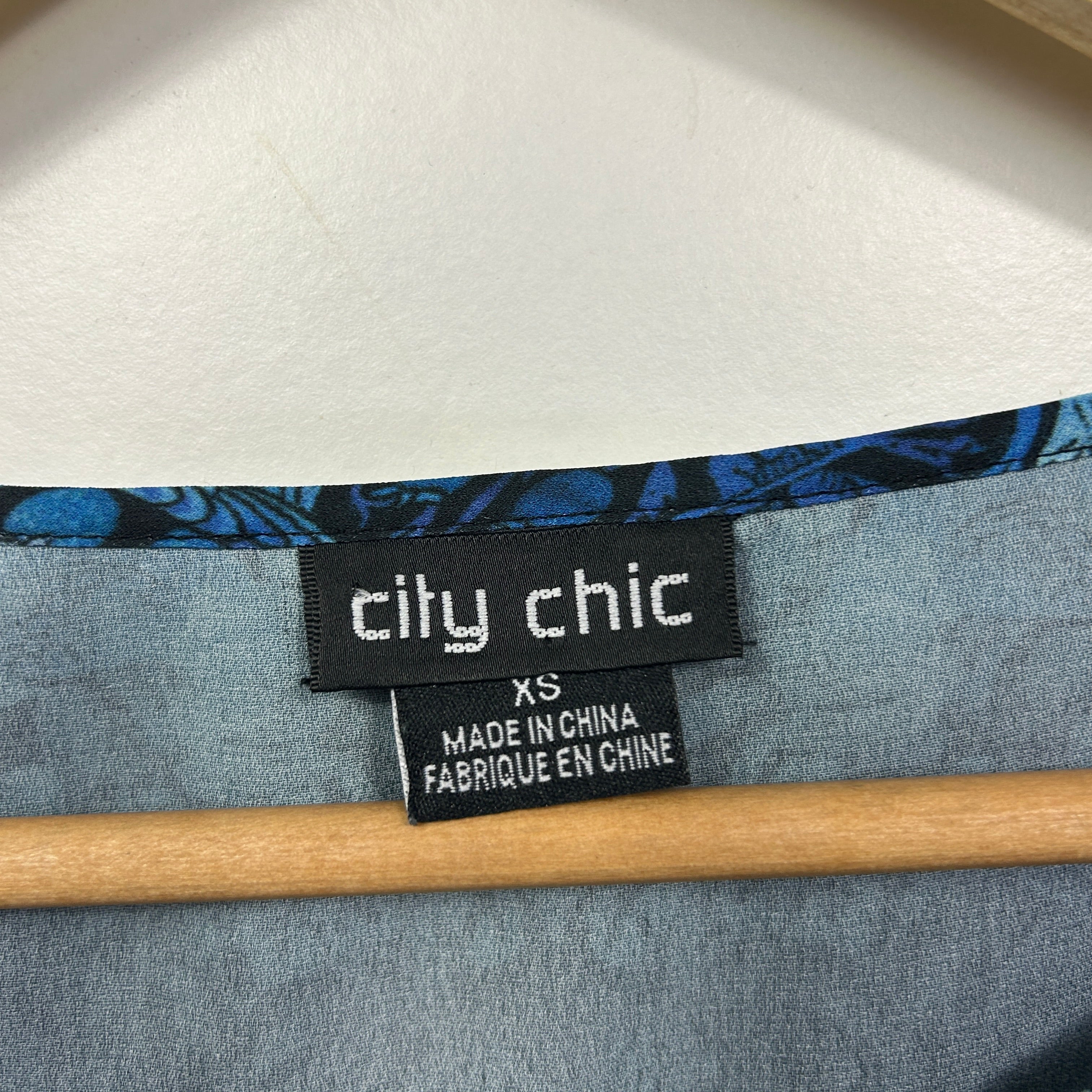 City Chic Blue Floral Print Top - Size 14/XS - Image 3