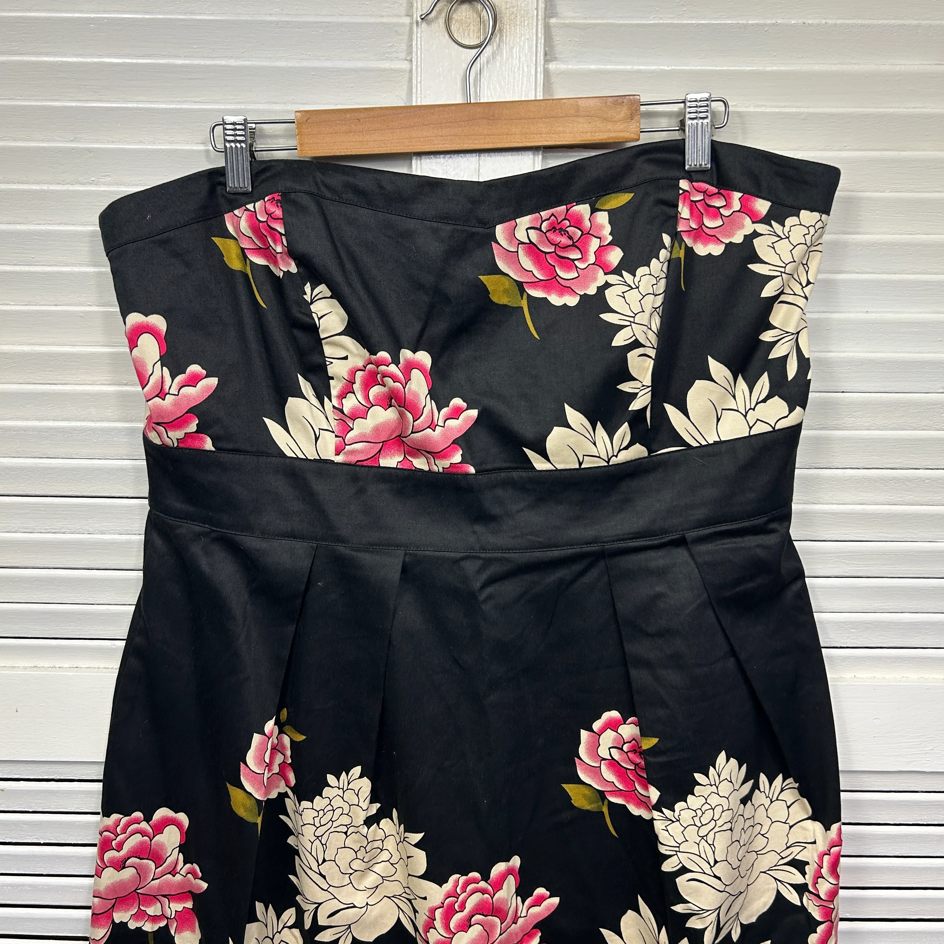 City Chic Dress Size 16 Small Plus Strapless Floral Cocktail - Image 3