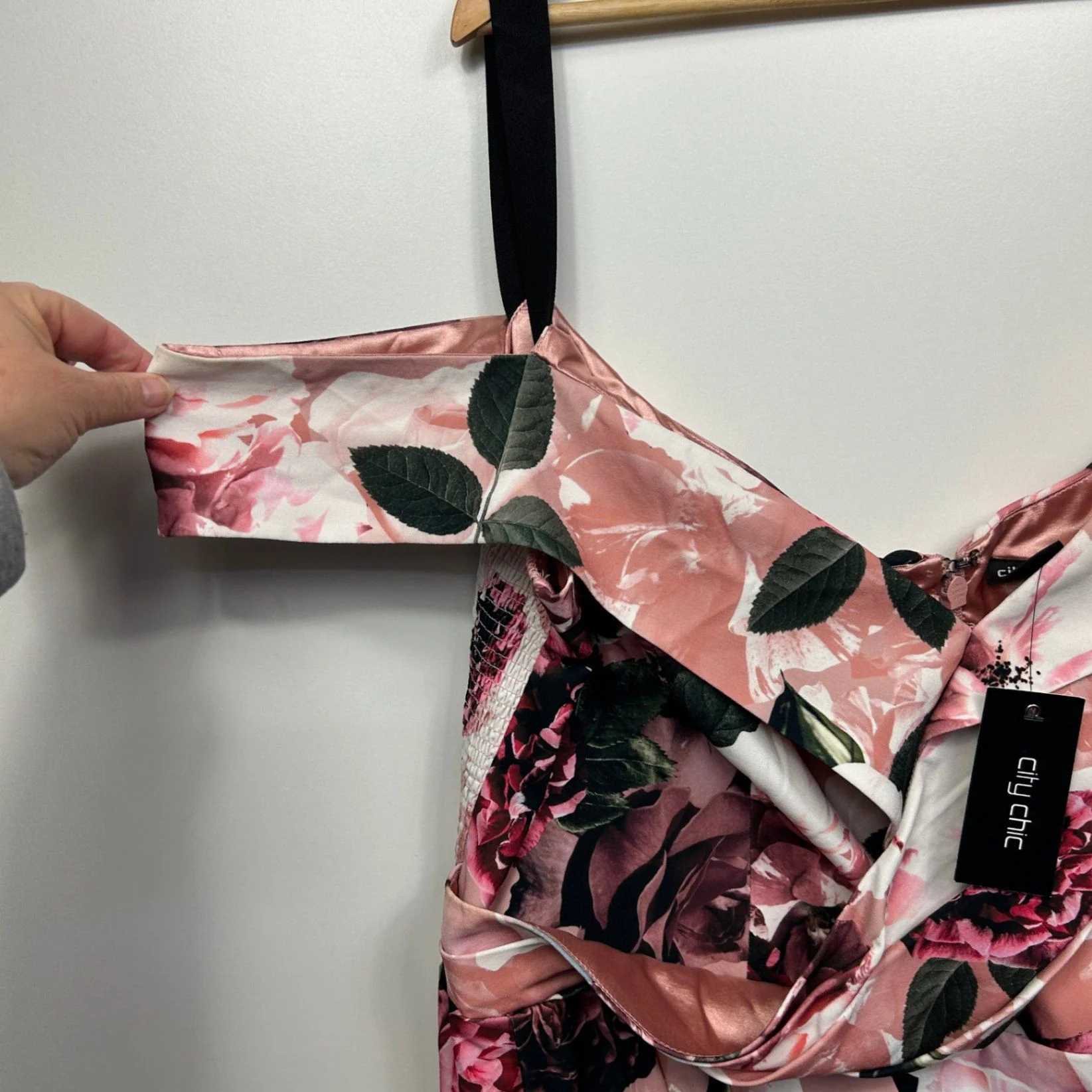 City Chic Maxi Dress Size XXL 22 24 Pink Floral Floral Off Shoulder Cocktail Party - Image 3