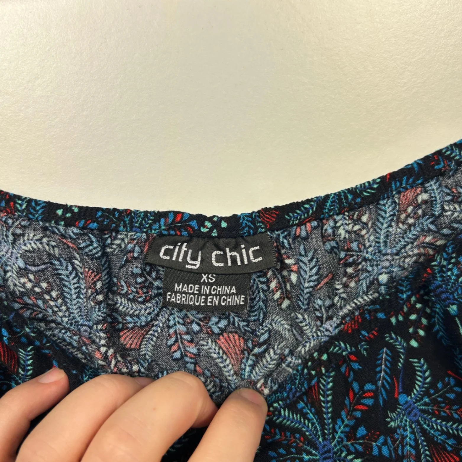 City Chic Womens Black Blue Floral Round Neck Cold Shoulder Top Blouse Size 14 - Image 4