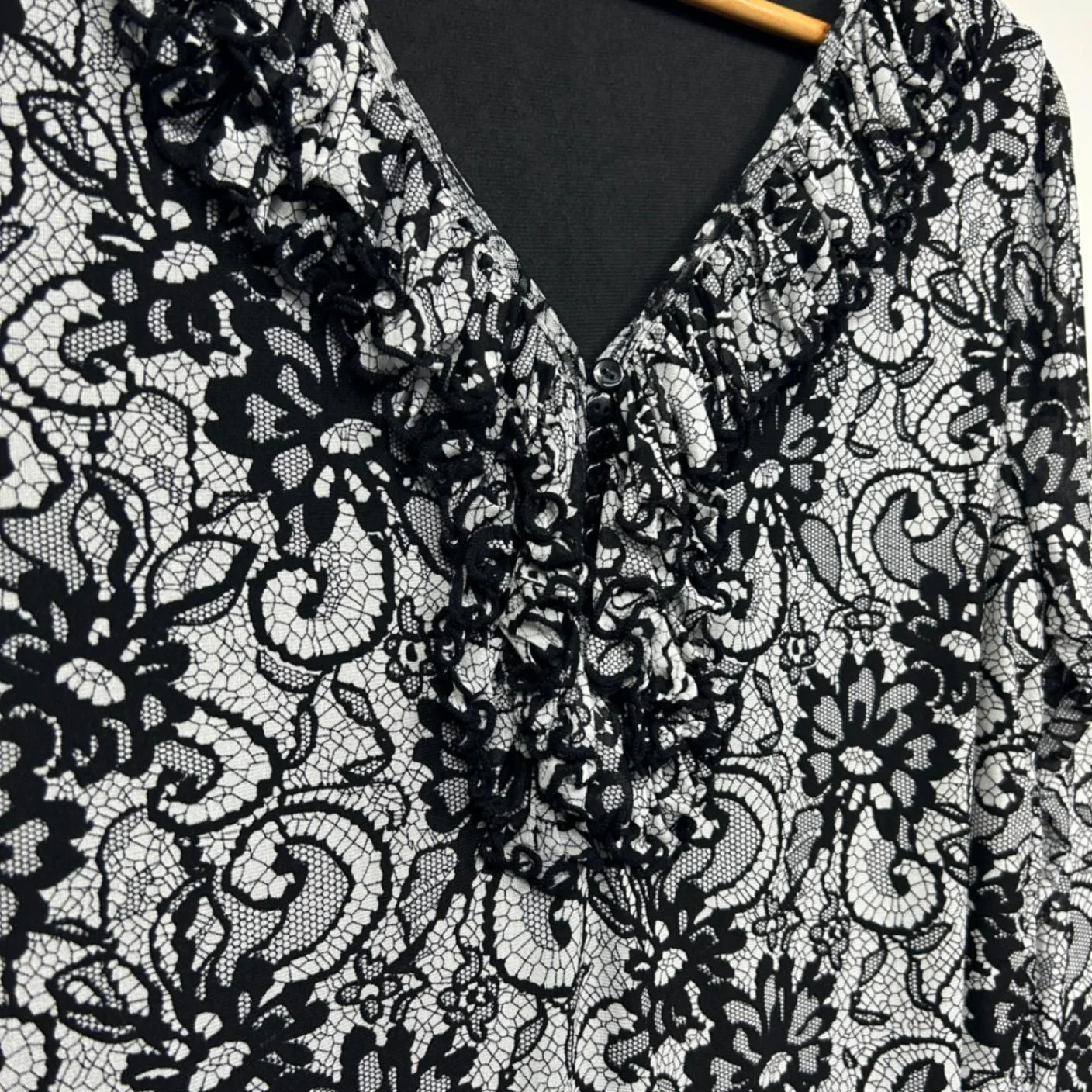 Cordelia St Black White Long Sleeve Top Blouse Size 16 - Image 6