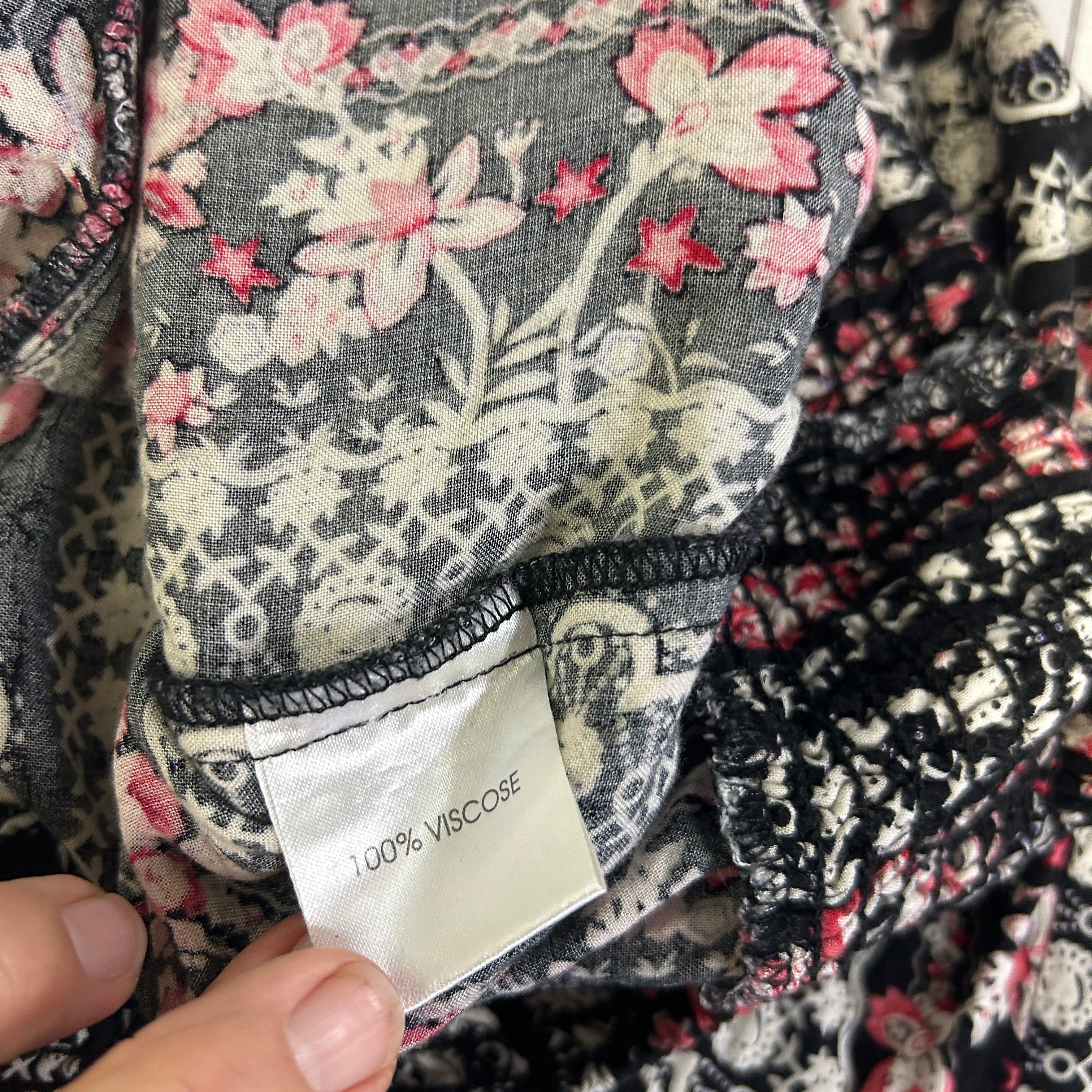 Crossroads Black Floral Print Pants - Size 16 - Image 7