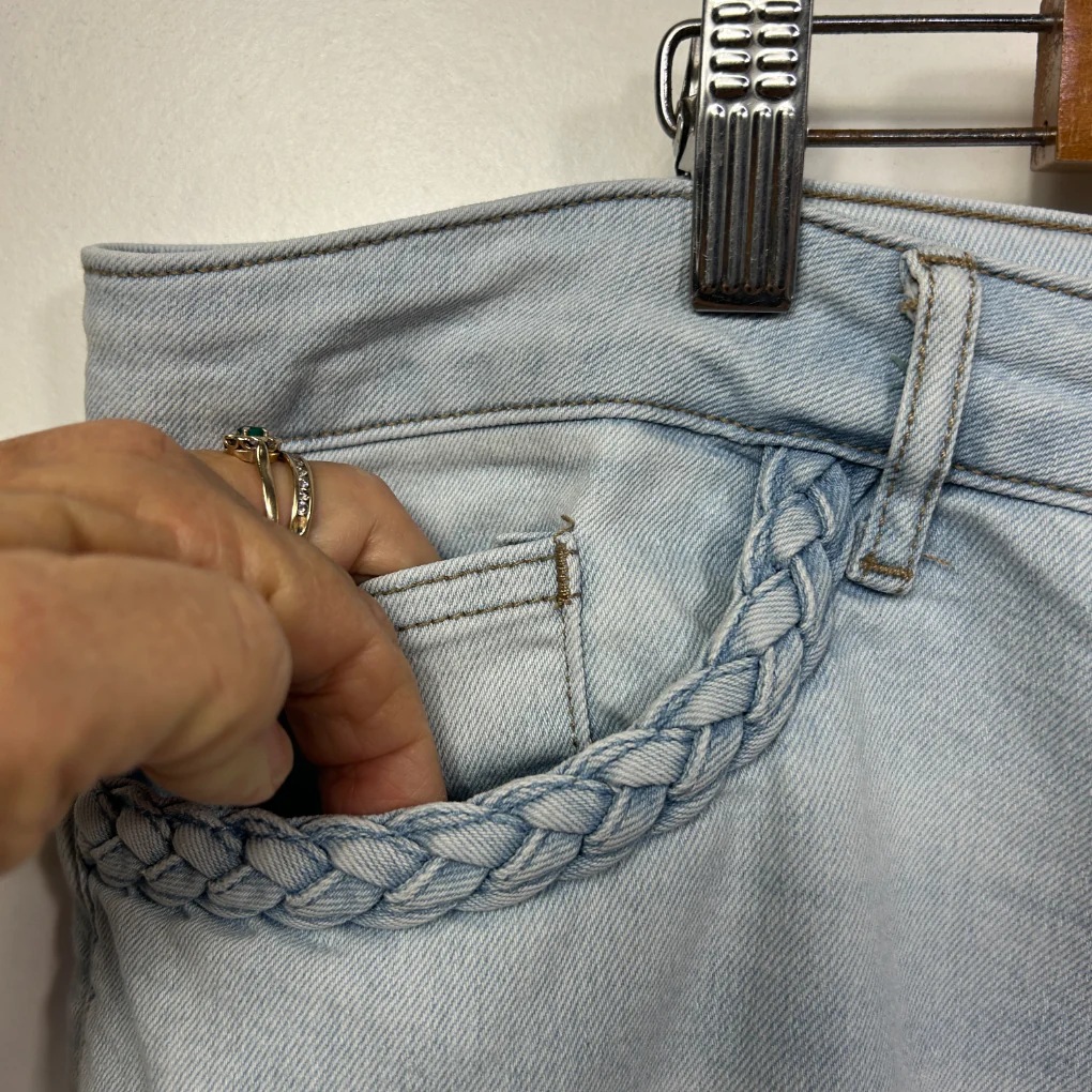 Crossroads Denim Light Blue Denim Shorts - Size 22 - Image 4