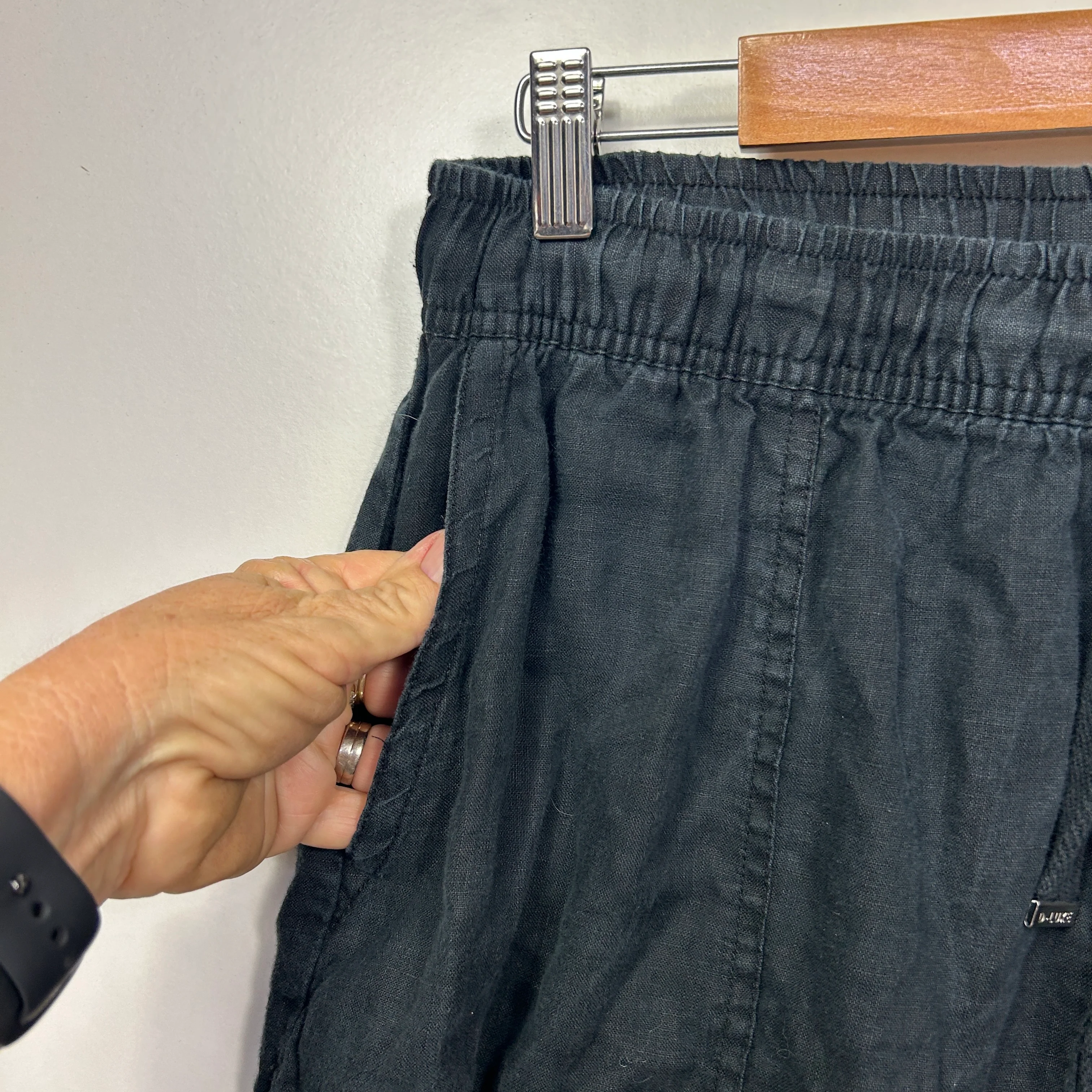 D-luxe Decjuba Basics Black Linen Pants - Size L - Image 3