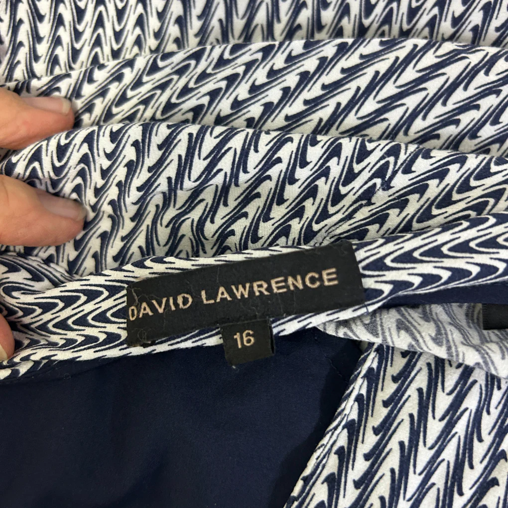 David Lawrence Navy & White Geometric Print Pants - Size 16 - Image 3