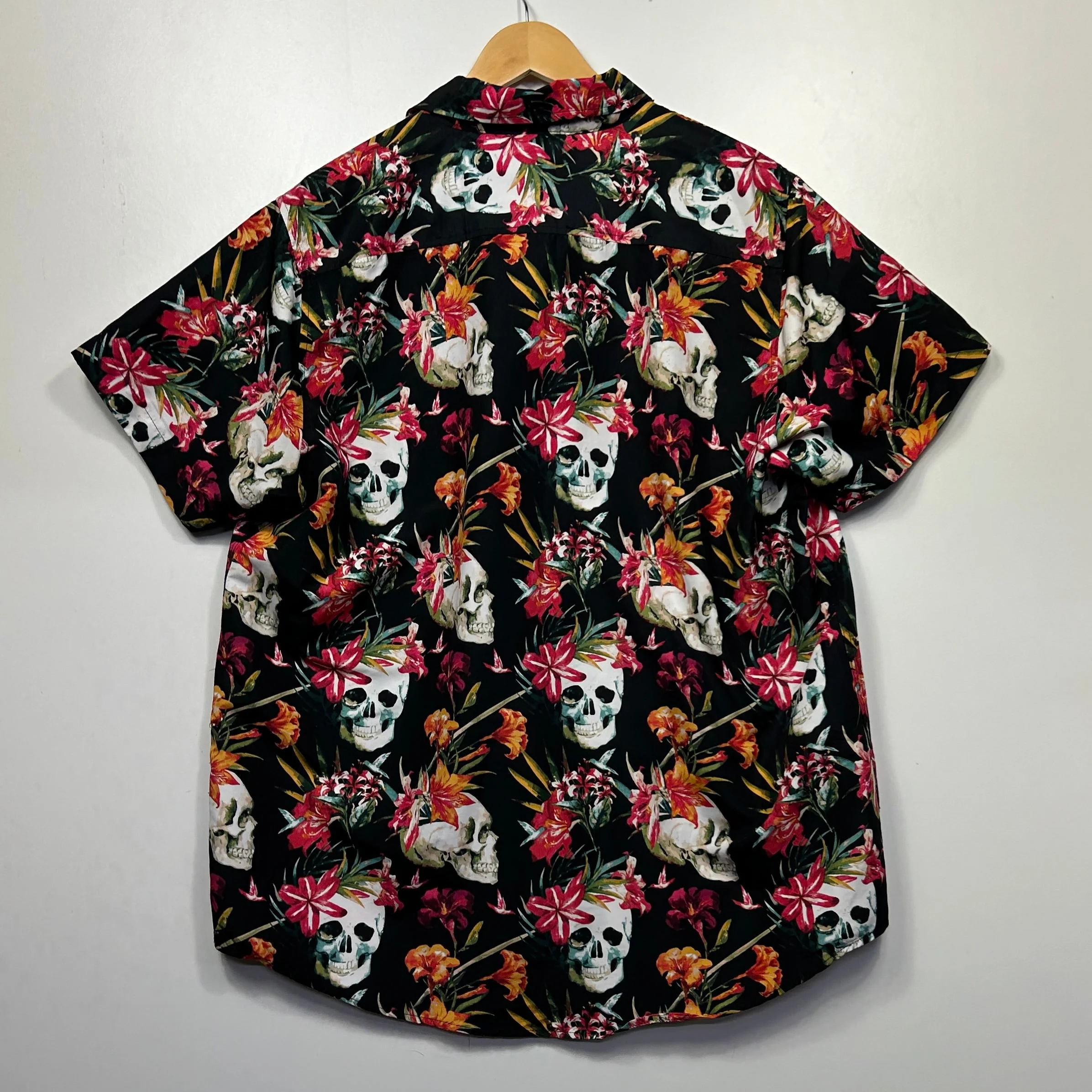 DBK Apparel Black Skull Floral Hawaiian Party Mens Shirt - 3XL - Image 2